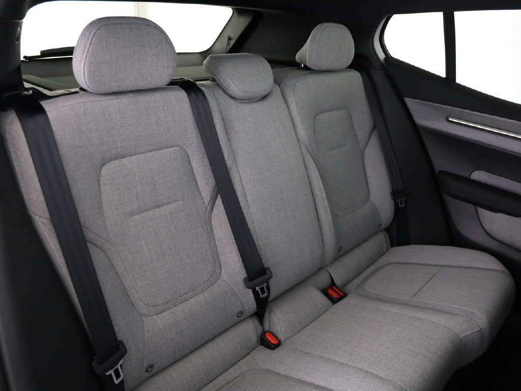 VOLVO EX 30 P5 Longe Range Ultra-image-14