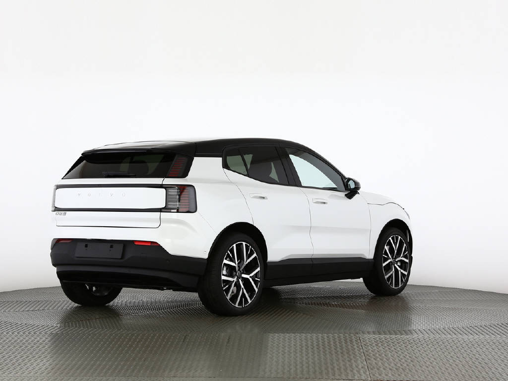 VOLVO EX 30 P5 Longe Range Ultra-image-6