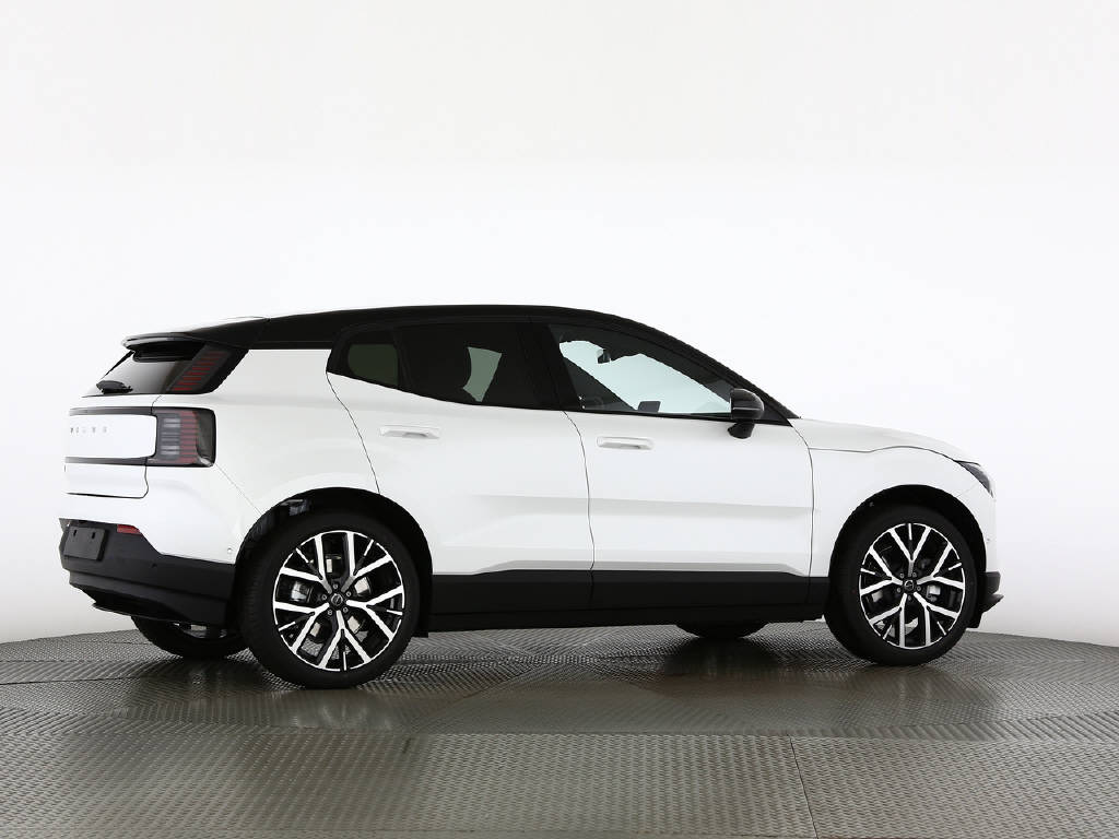 VOLVO EX 30 P5 Longe Range Ultra-image-7
