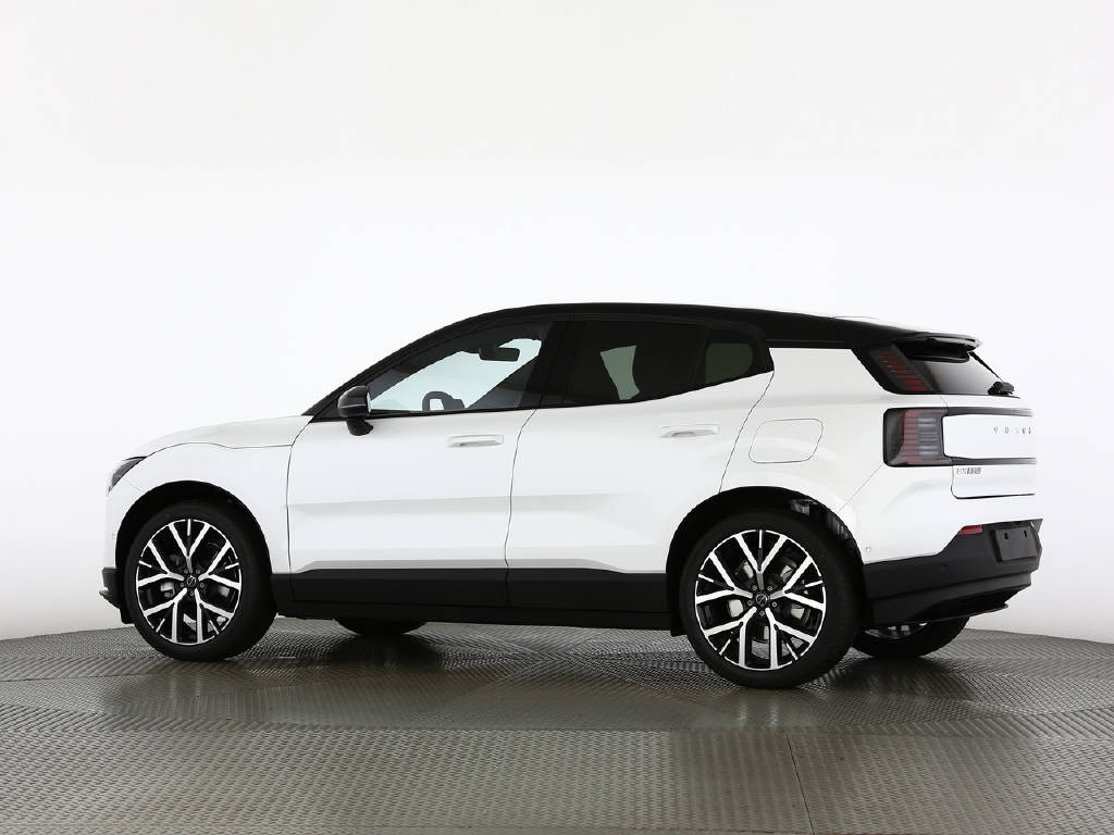 VOLVO EX 30 P5 Longe Range Ultra-image-15