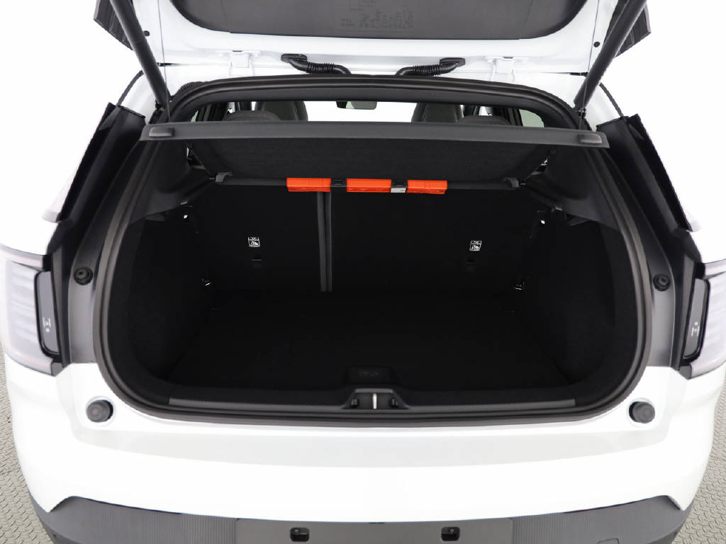 VOLVO EX 30 P5 Longe Range Ultra-image-12