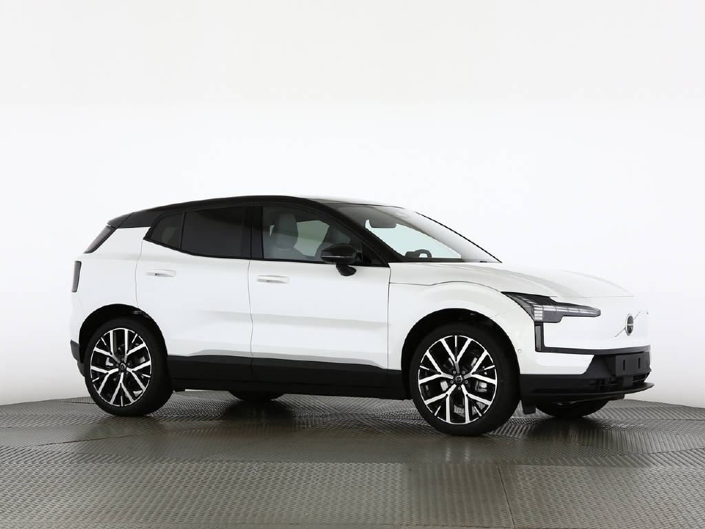 VOLVO EX 30 P5 Longe Range Ultra-image-9