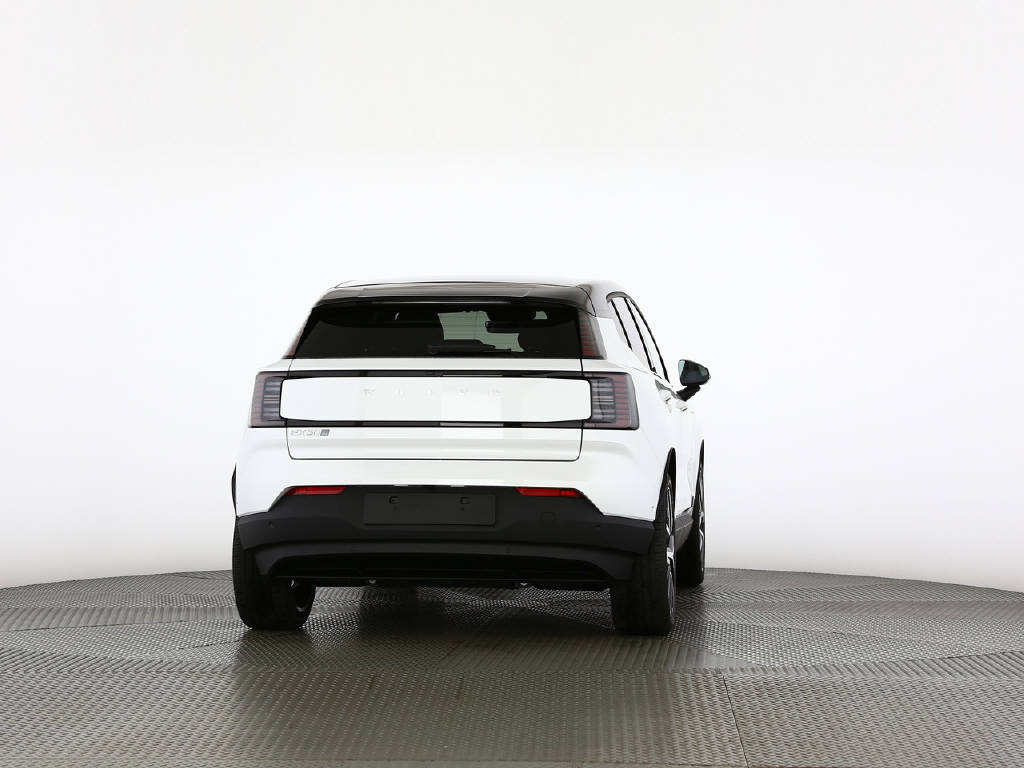 VOLVO EX 30 P5 Longe Range Ultra-image-5