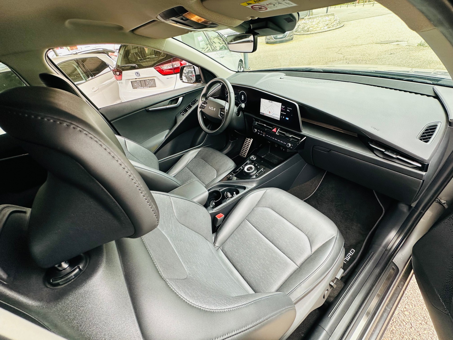 KIA Niro 1.6GDi Hybrid DCT Style-image-12