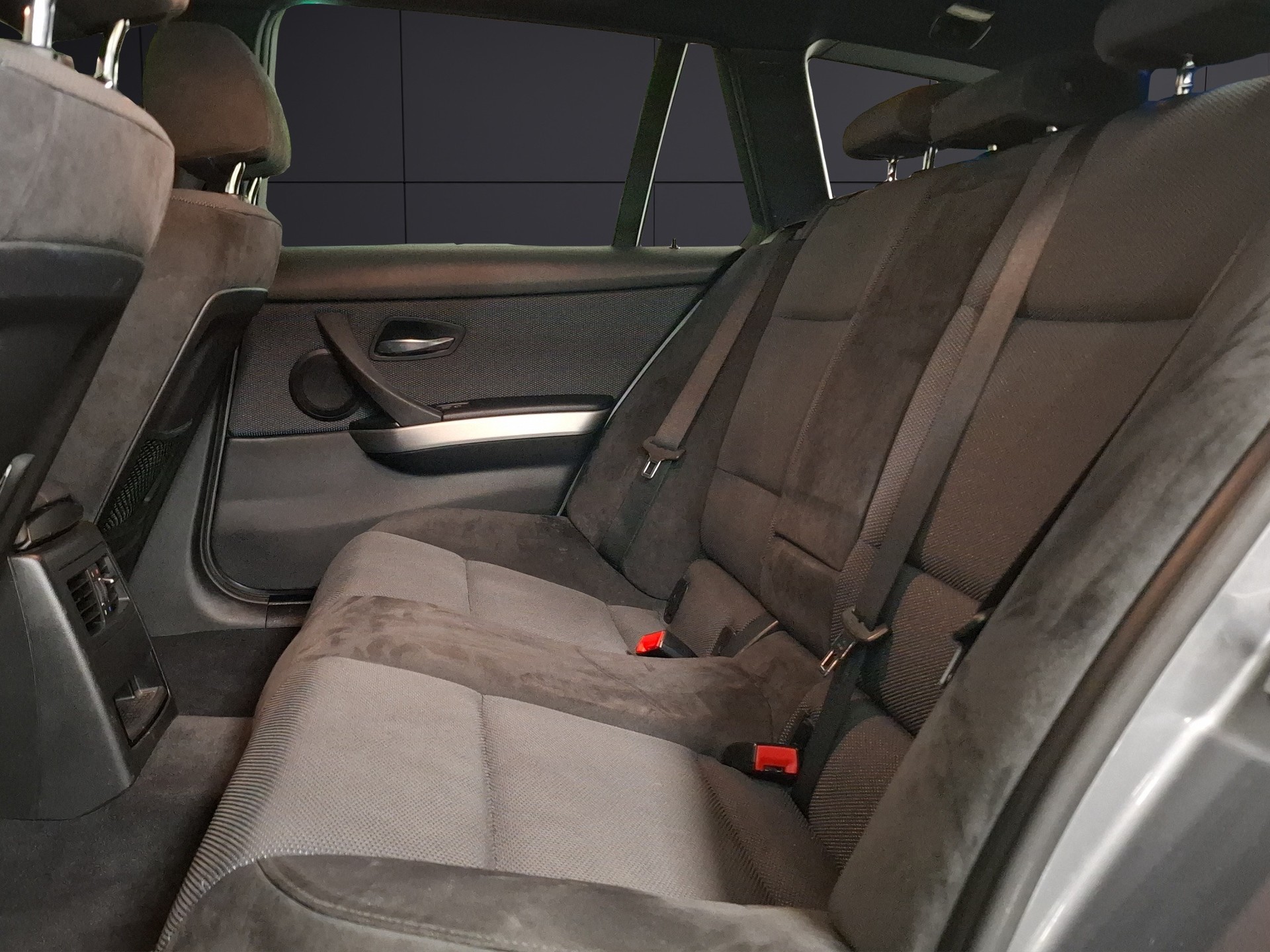 BMW 320d xDrive Touring Dynamic Edition Steptronic-image-13