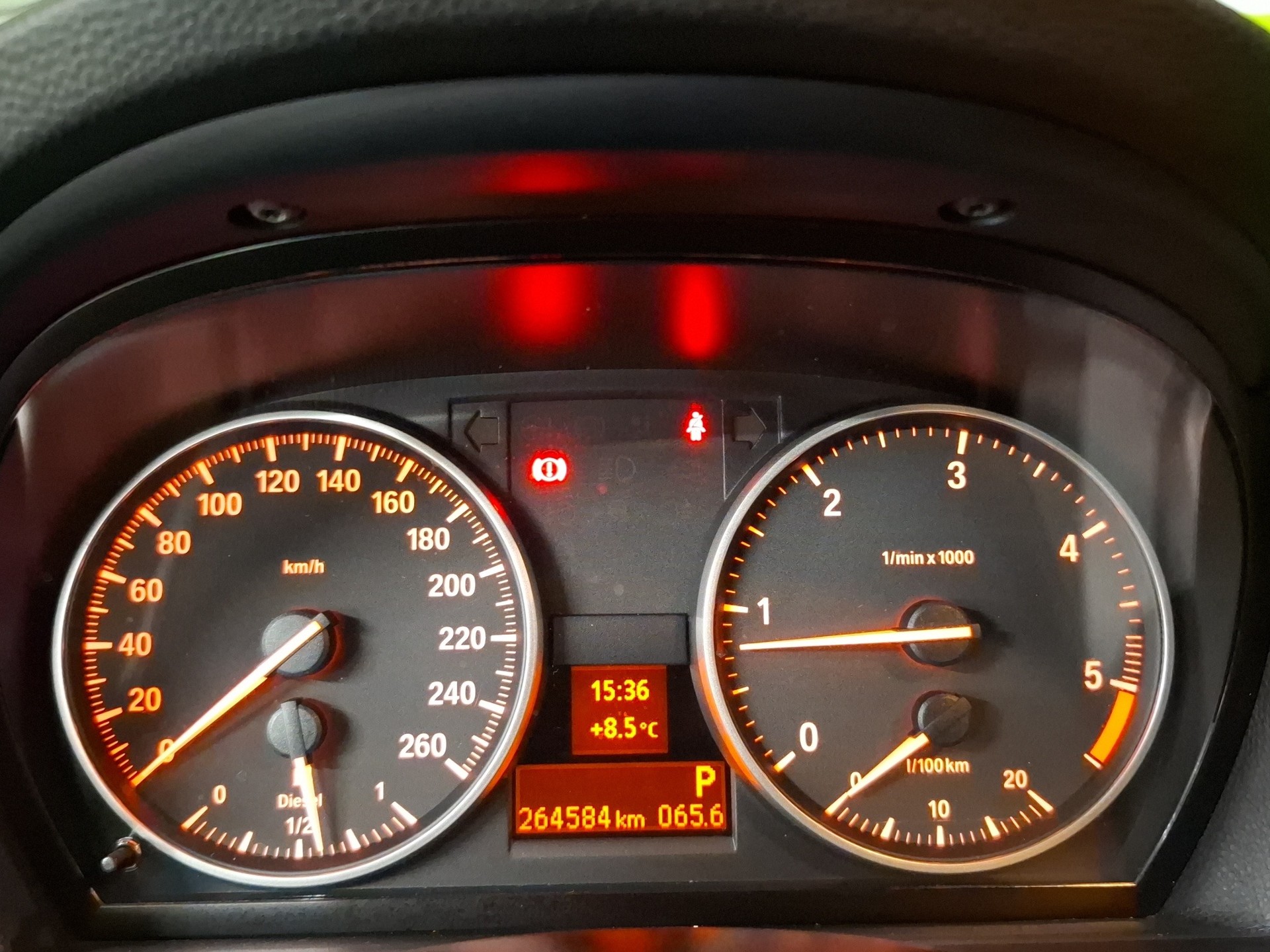 BMW 320d xDrive Touring Dynamic Edition Steptronic-image-14