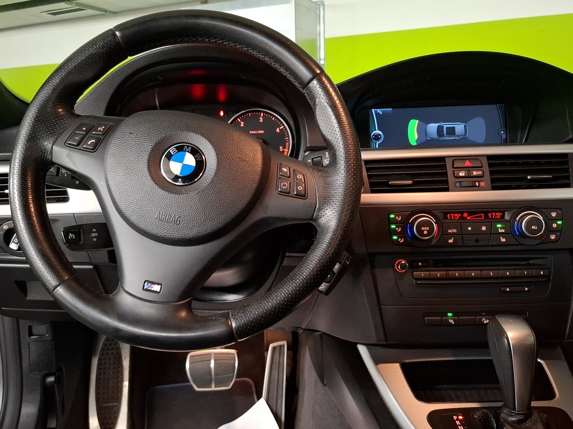 BMW 320d xDrive Touring Dynamic Edition Steptronic-image-9