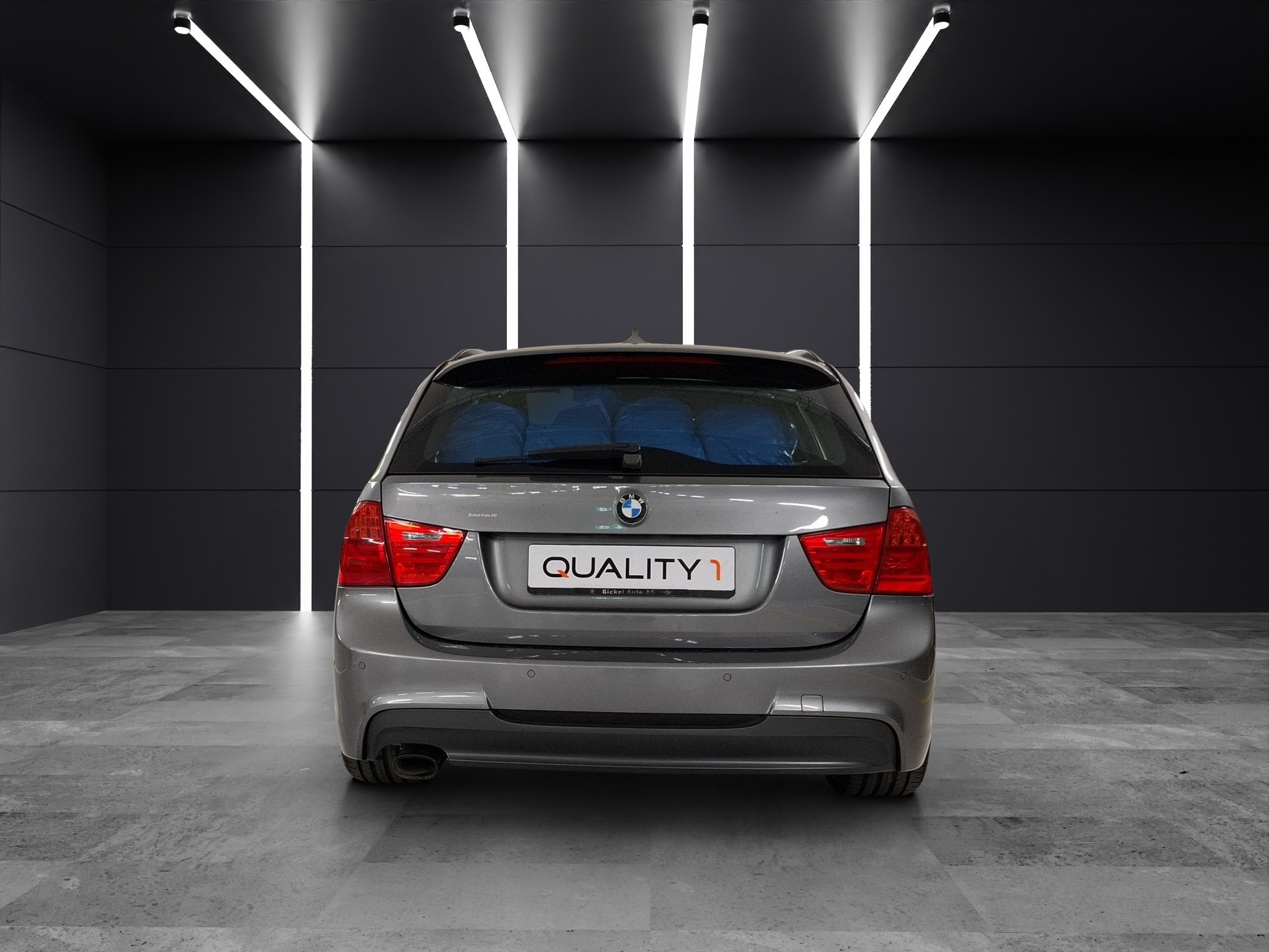 BMW 320d xDrive Touring Dynamic Edition Steptronic-image-5