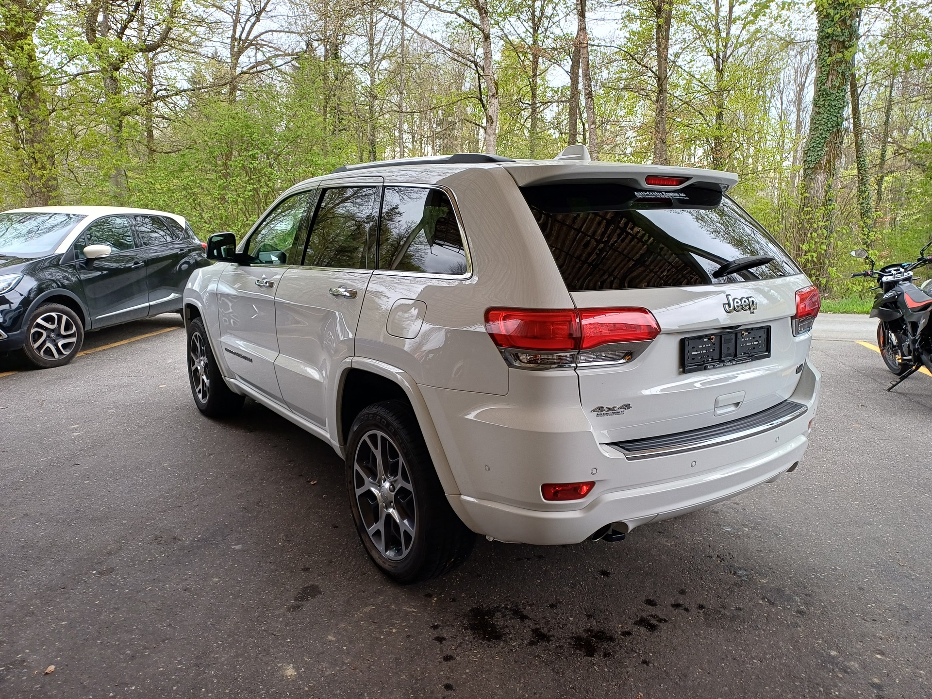 JEEP Grand Cherokee 3.0 CRD Overland Automatic-image-2