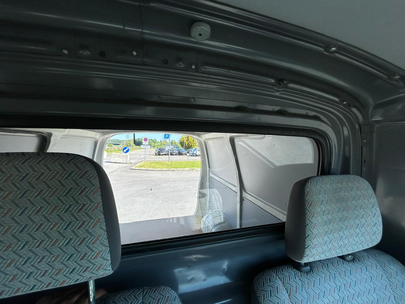 TOYOTA Hiace 2.7 Van A-image-30