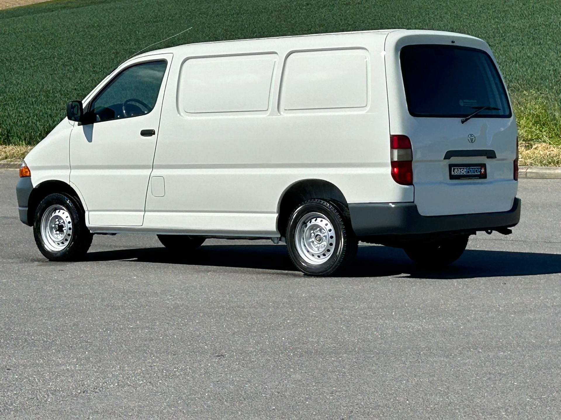 TOYOTA Hiace 2.7 Van A-showroom-element-1