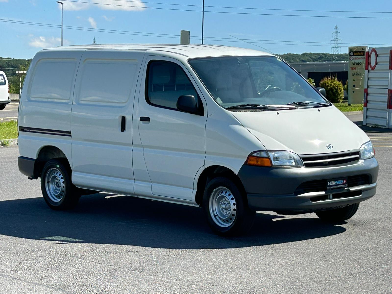 TOYOTA Hiace 2.7 Van A-image-8