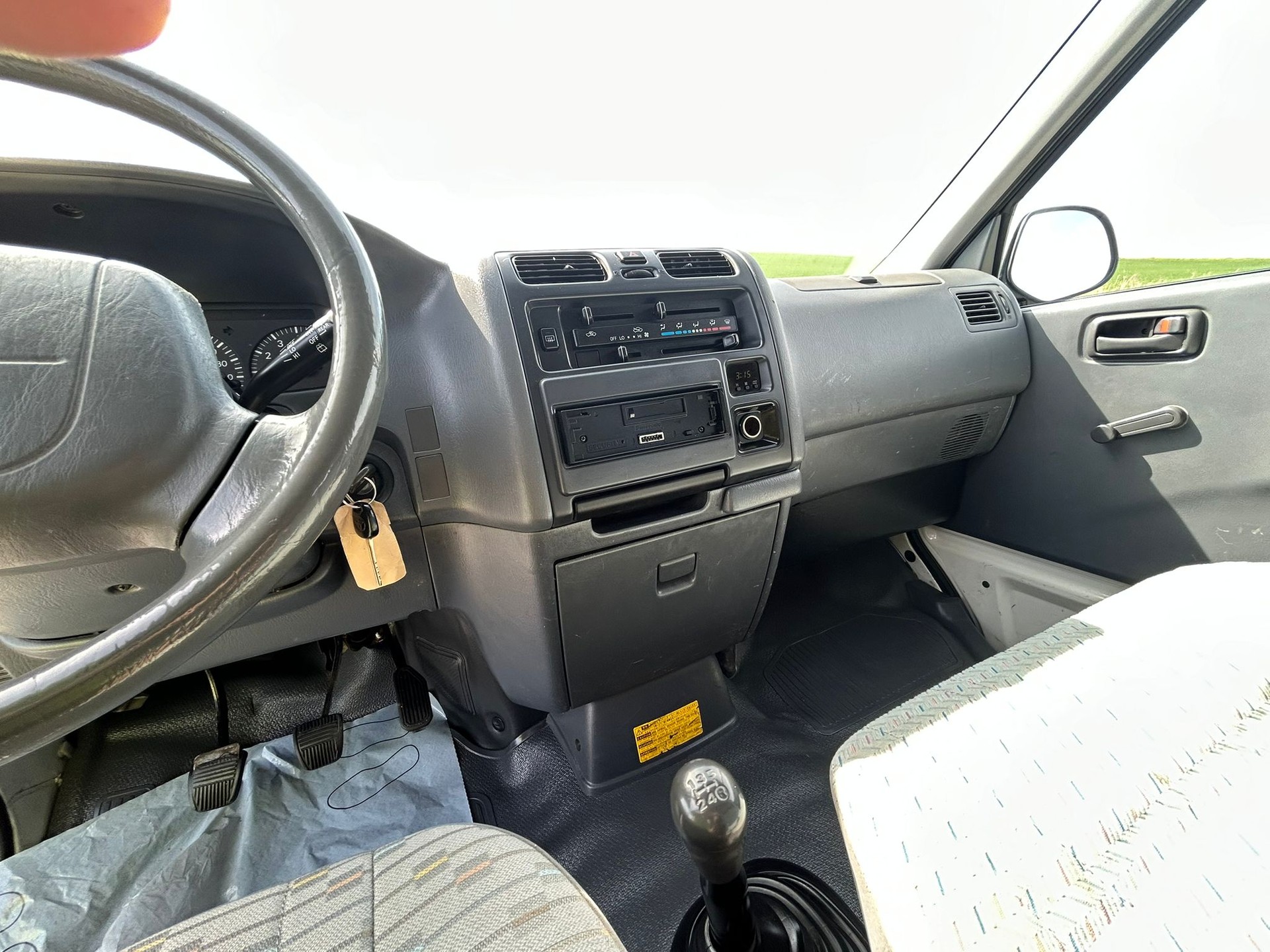 TOYOTA Hiace 2.7 Van A-image-29