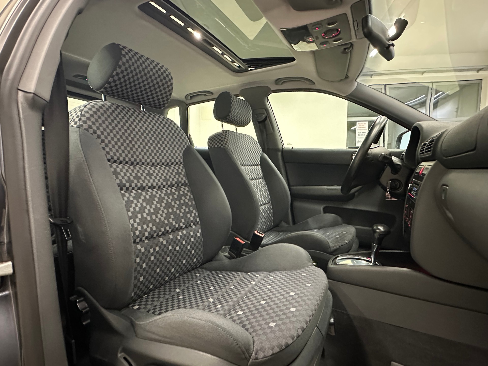 AUDI A3 1.8 T Ambition-image-18