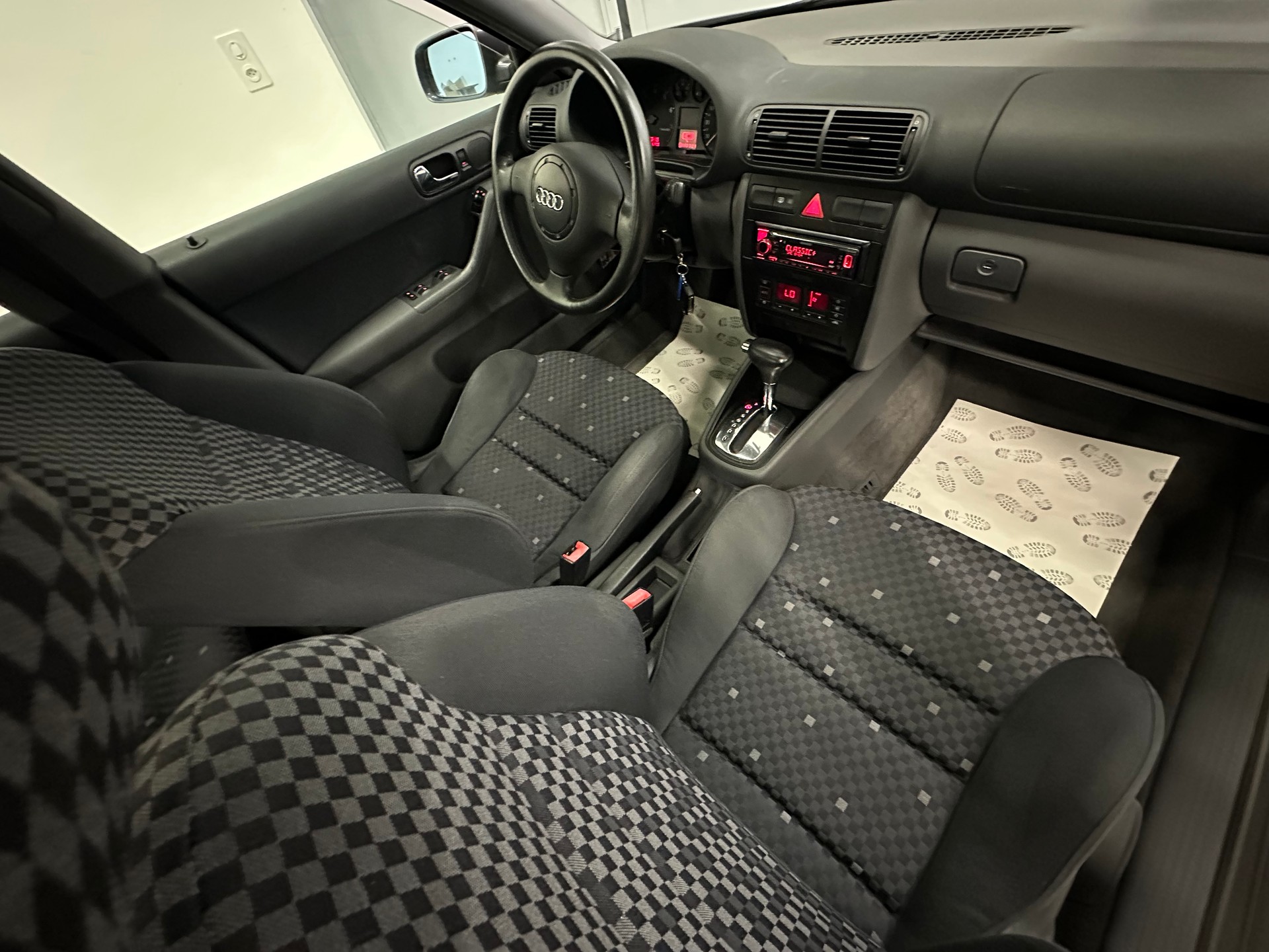 AUDI A3 1.8 T Ambition-image-16