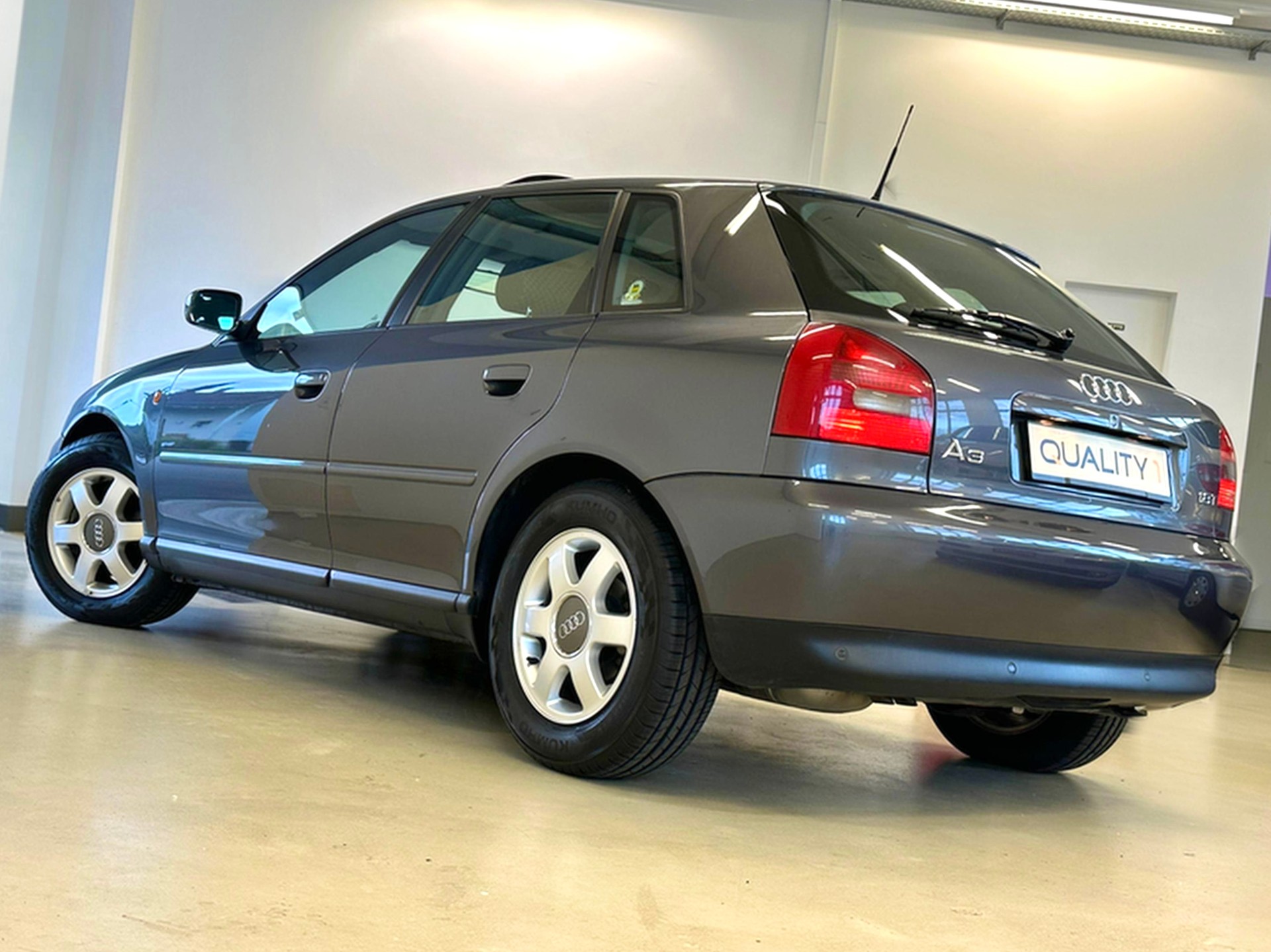 AUDI A3 1.8 T Ambition-image-13