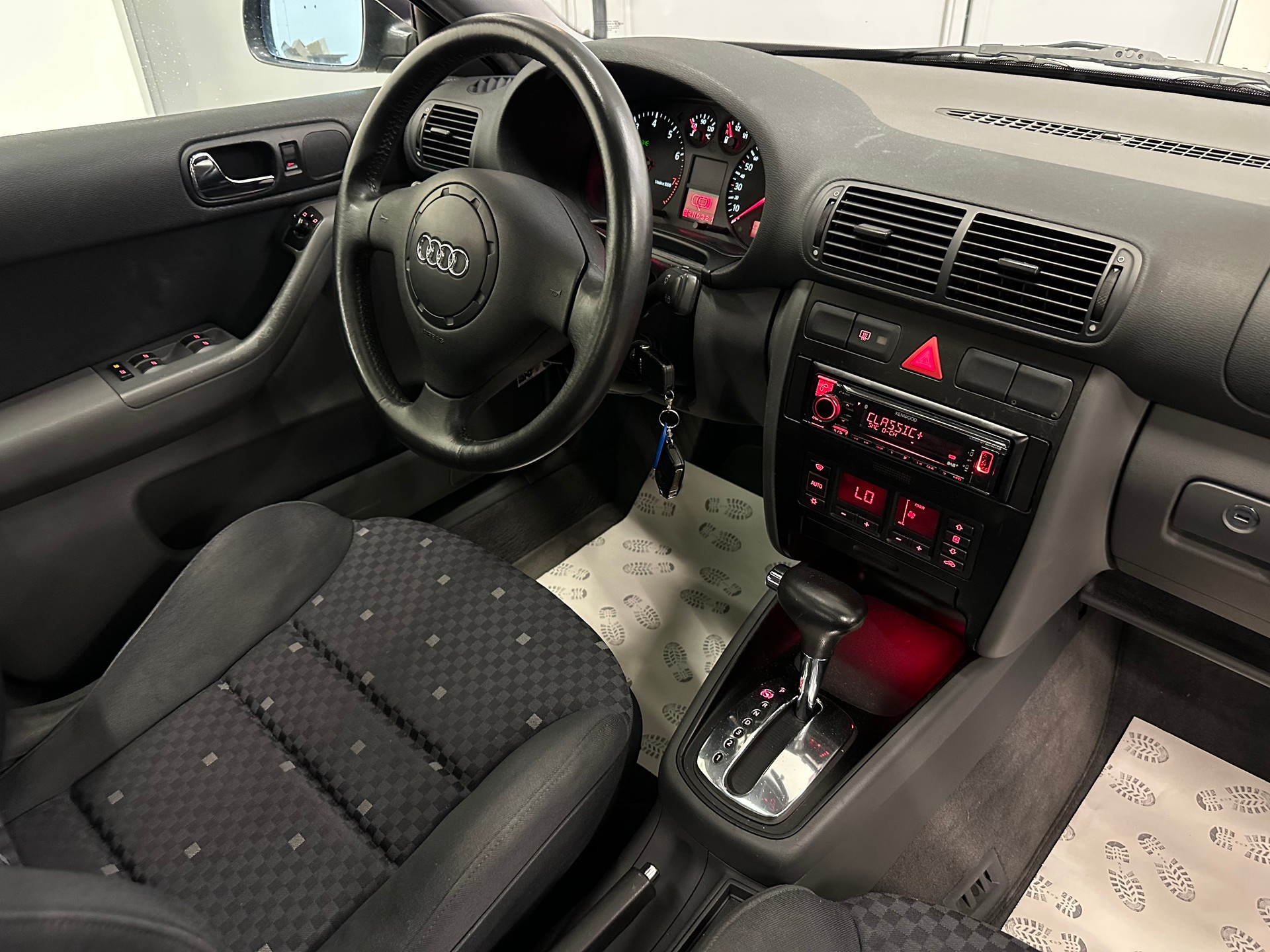 AUDI A3 1.8 T Ambition-image-19