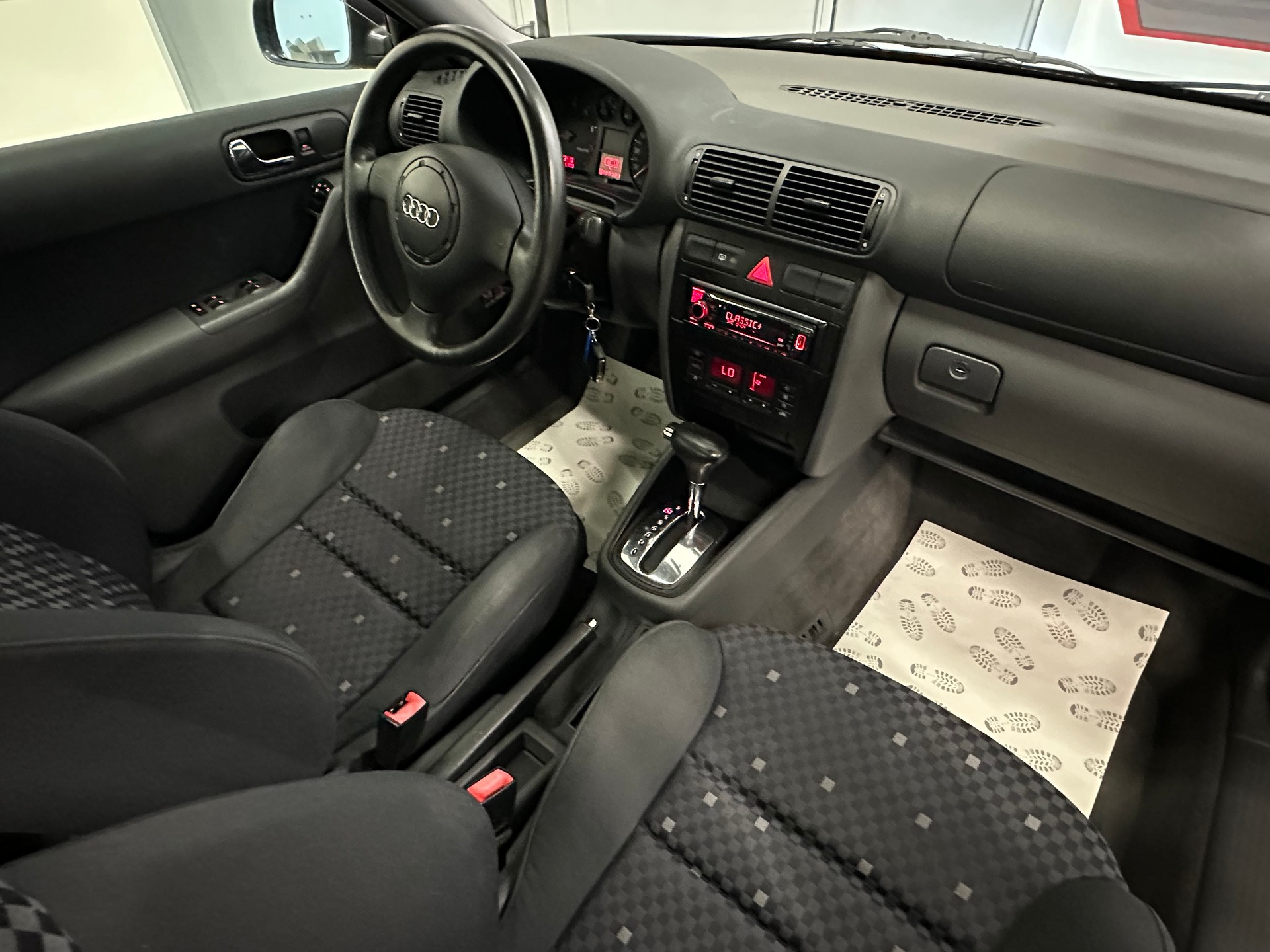 AUDI A3 1.8 T Ambition-image-18