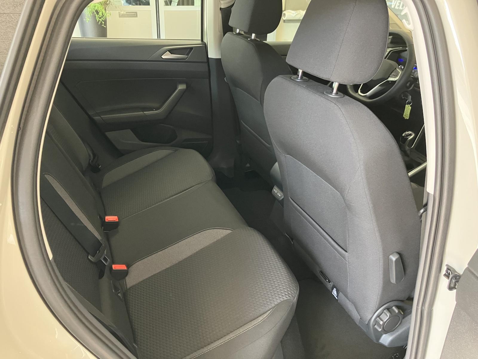 VW Polo 1.0 TSI Life-image-11