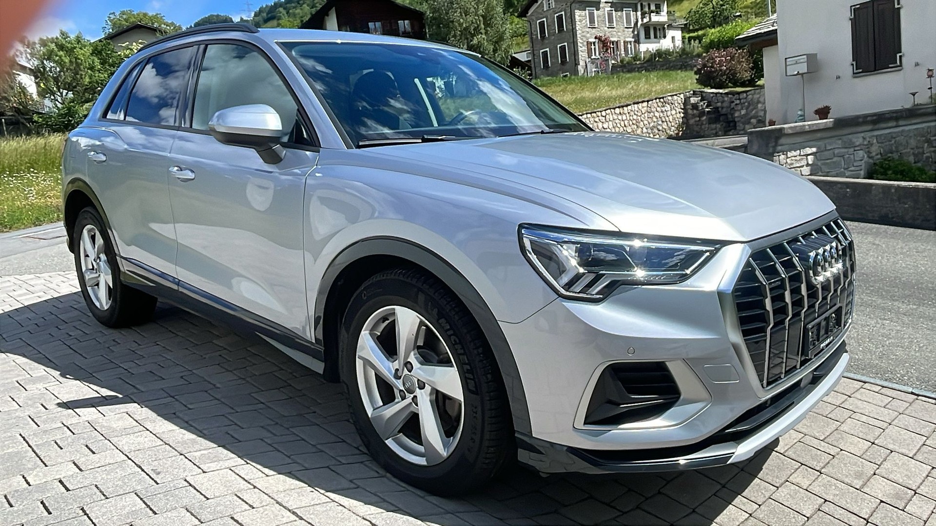 AUDI Q3 40 TFSI advanced quattro S-tronic-image-8