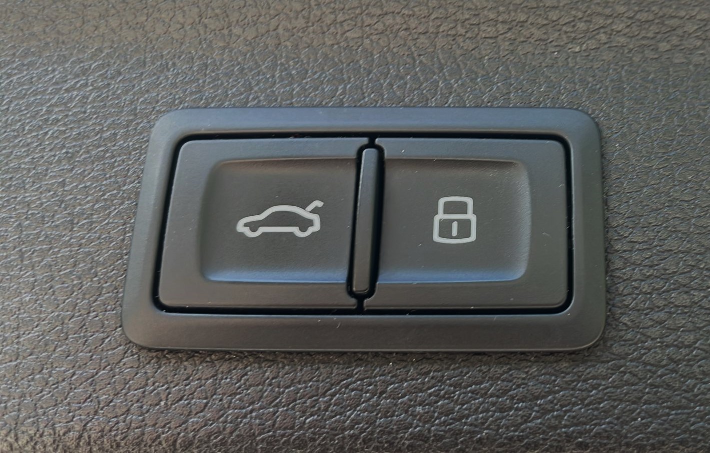 AUDI Q3 40 TFSI advanced quattro S-tronic-image-13