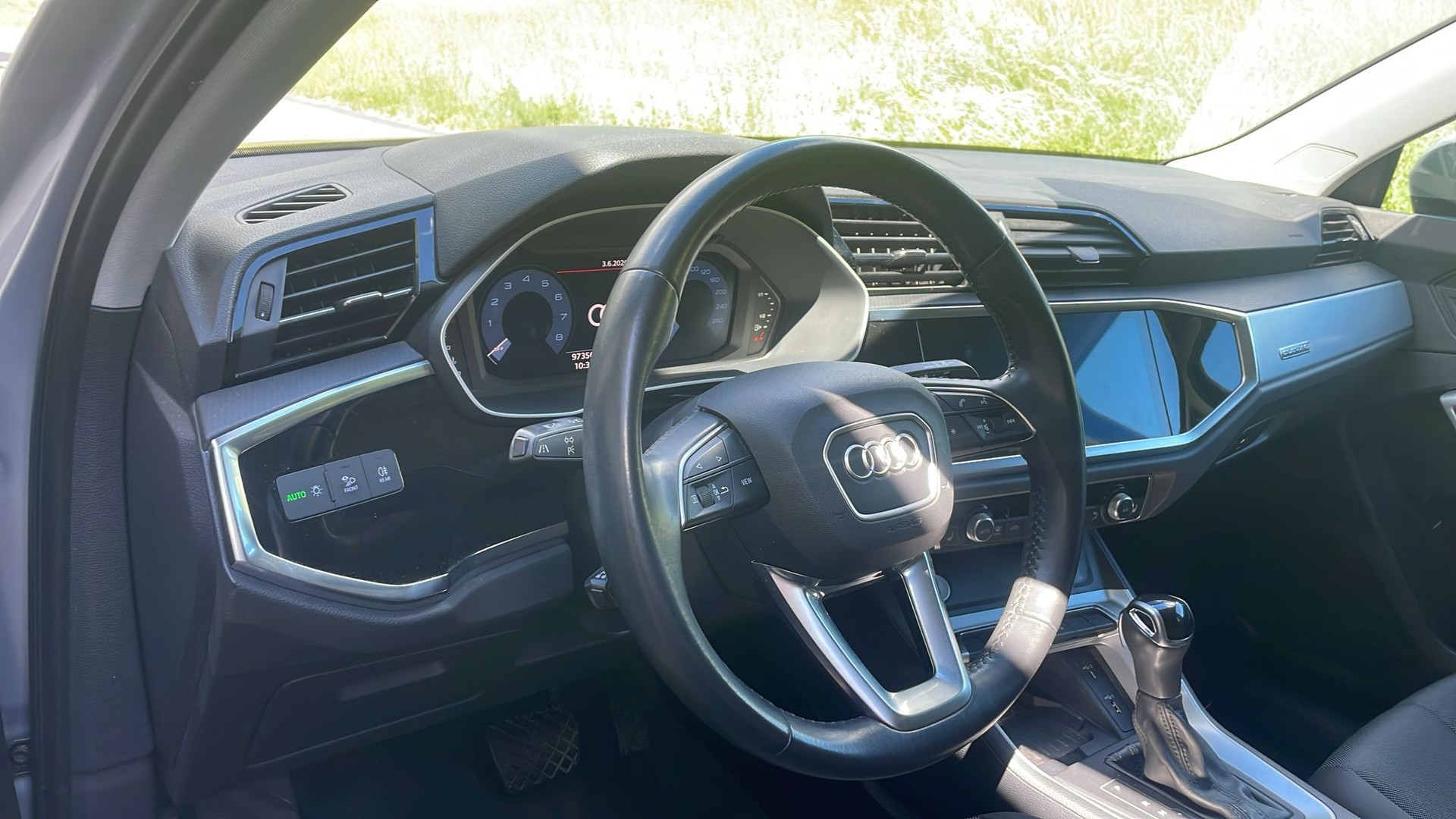 AUDI Q3 40 TFSI advanced quattro S-tronic-image-11