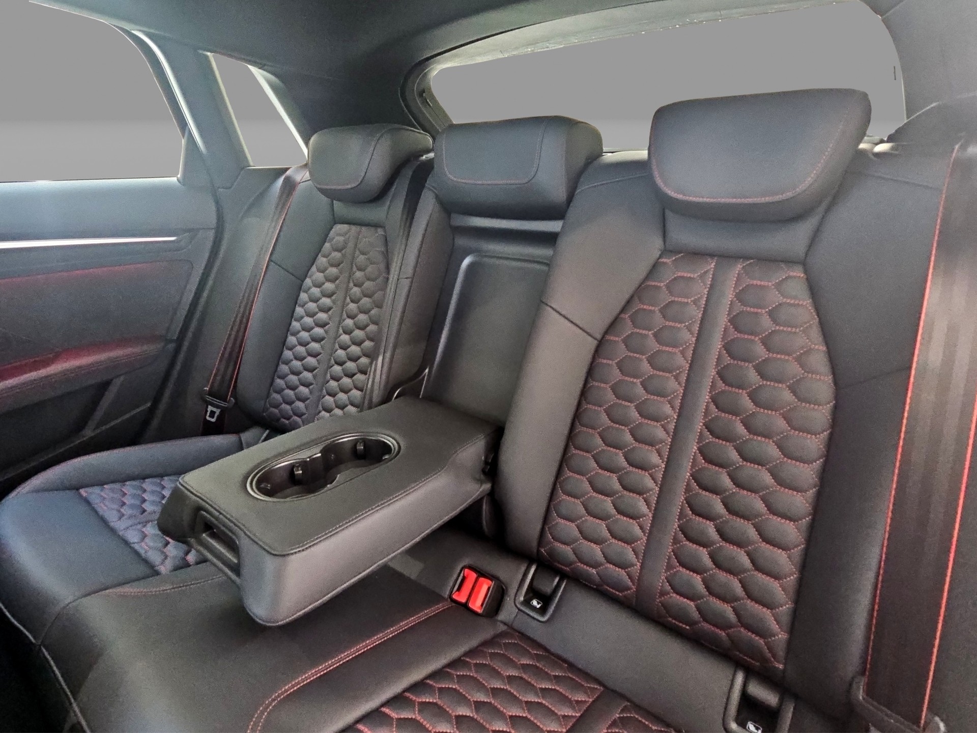 AUDI RS3 Sportback 2.5 TFSI quattro S-Tronic-image-14
