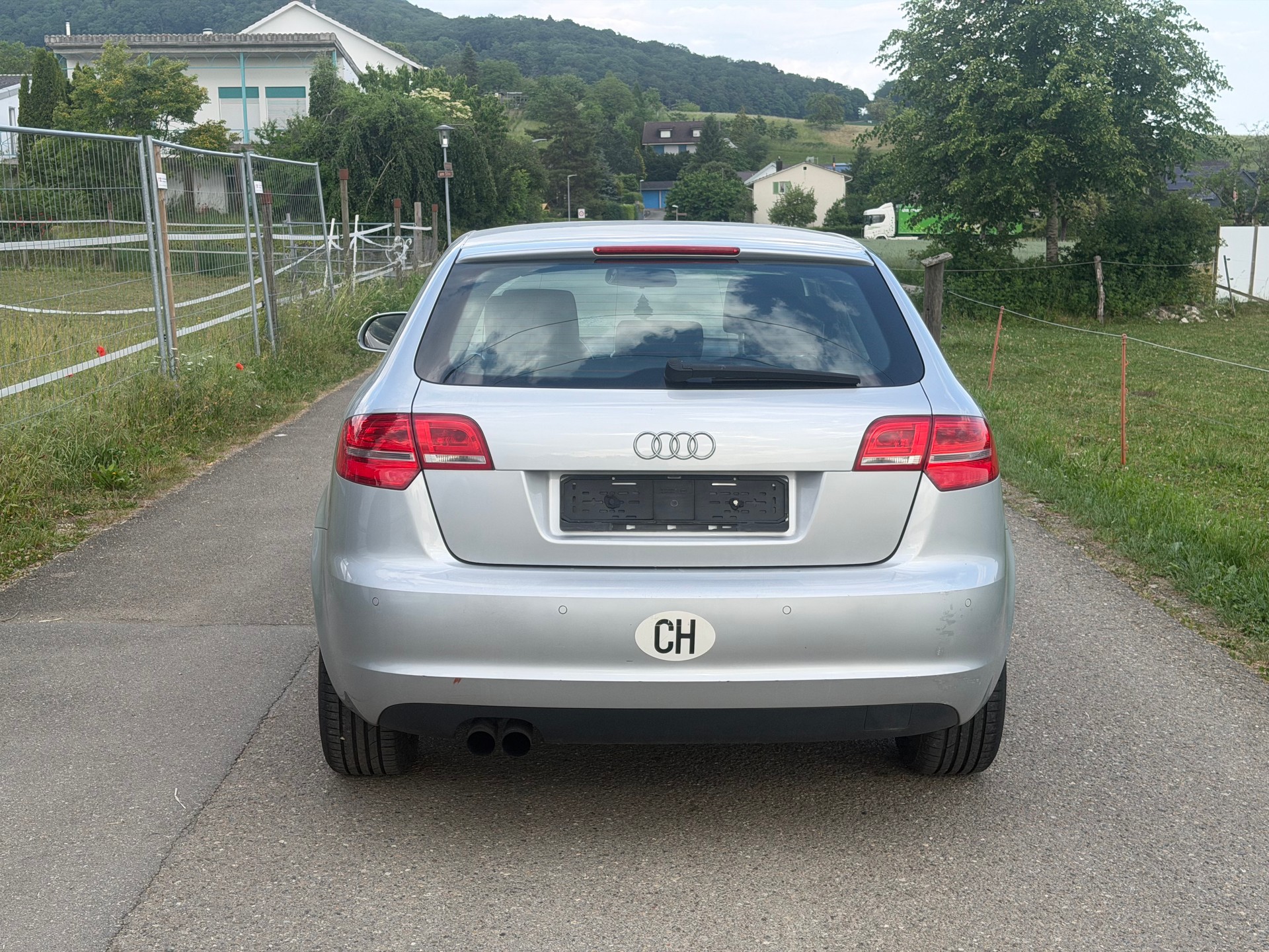 AUDI A3 Sportback 1.8 TFSI Ambiente S-tronic-image-4