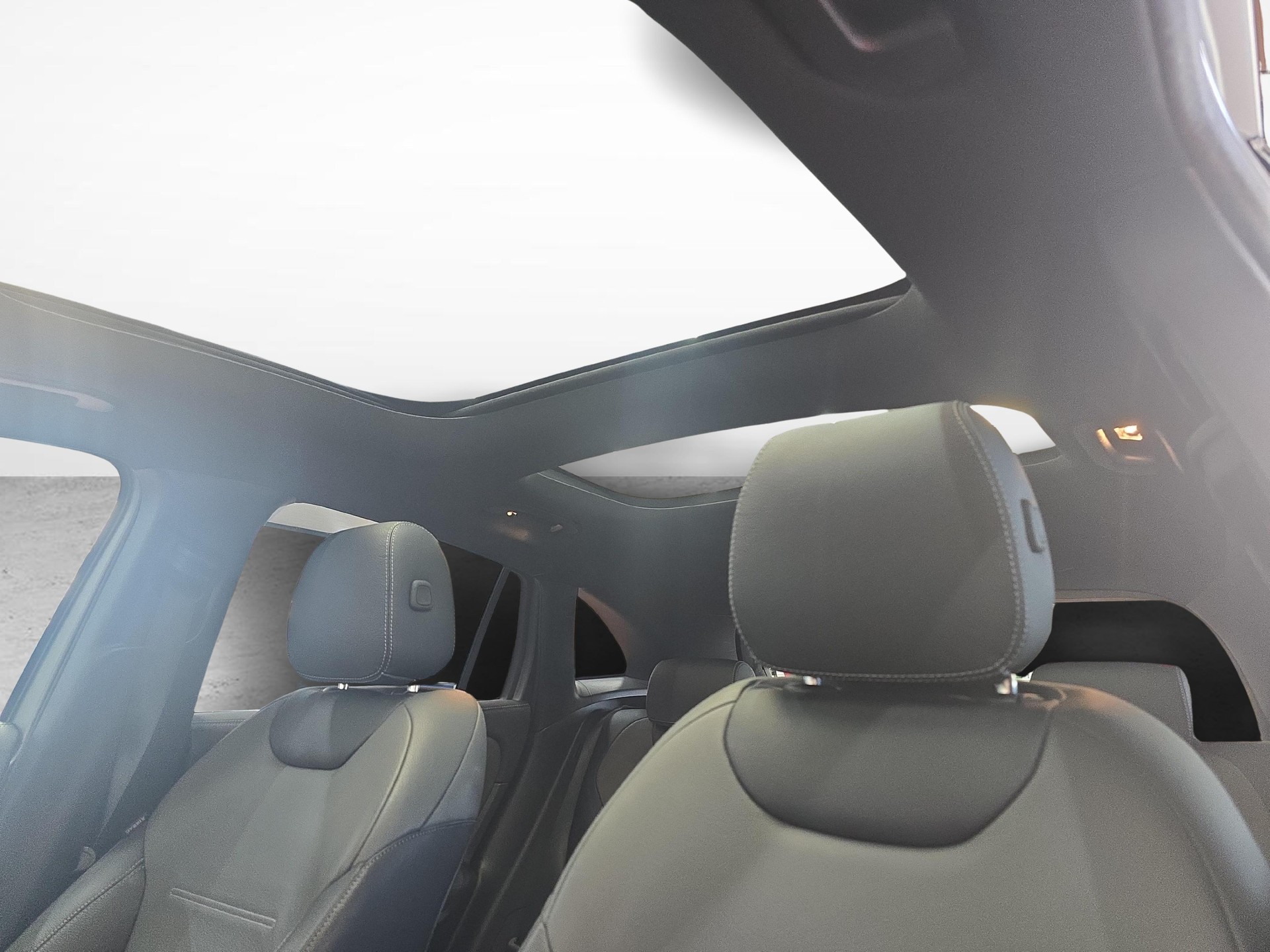 MERCEDES-BENZ GLA 35 AMG 4MATIC-image-9