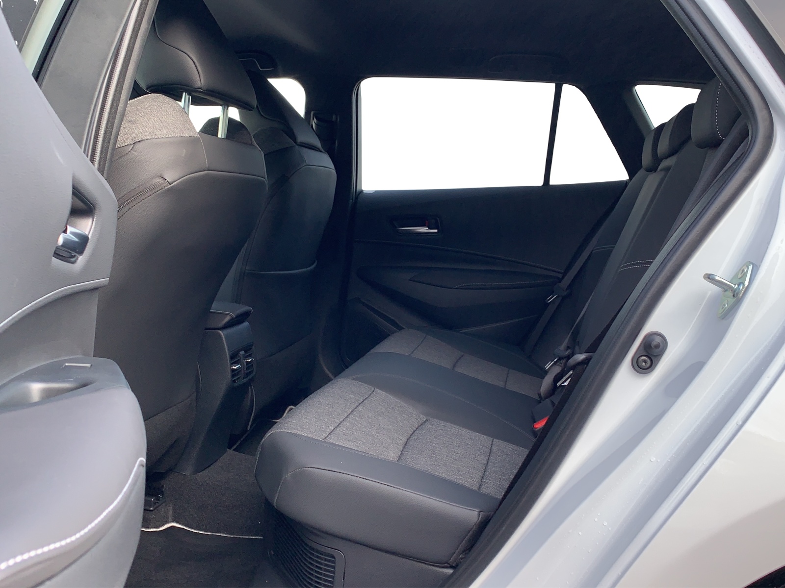 TOYOTA Corolla Touring Sports 2.0 HSD Trend-image-8
