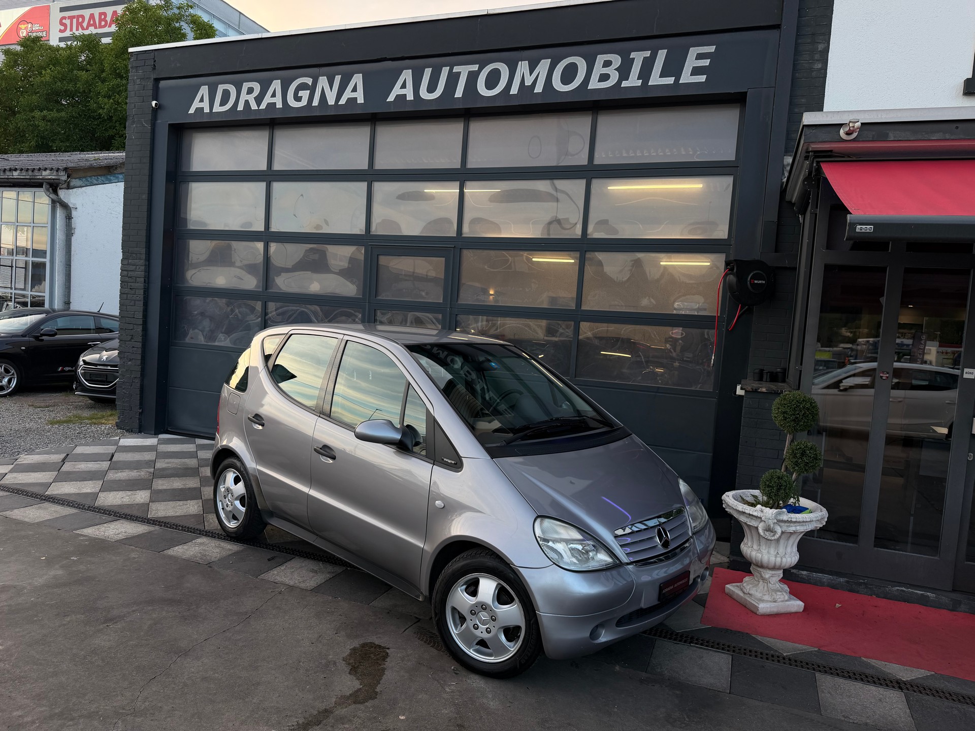 MERCEDES-BENZ A 160 Avantgarde-showroom-element-2