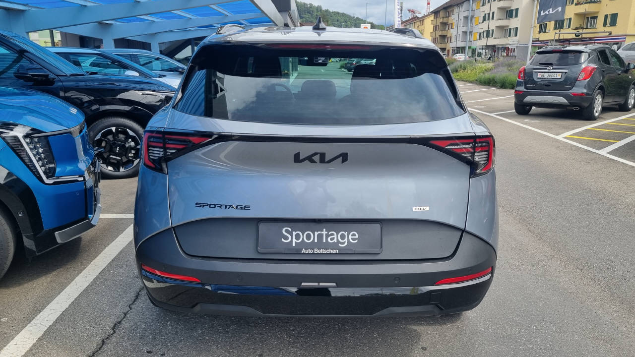 KIA Sportage 1.6 T-GDi Hybrid Black Edition-image-4
