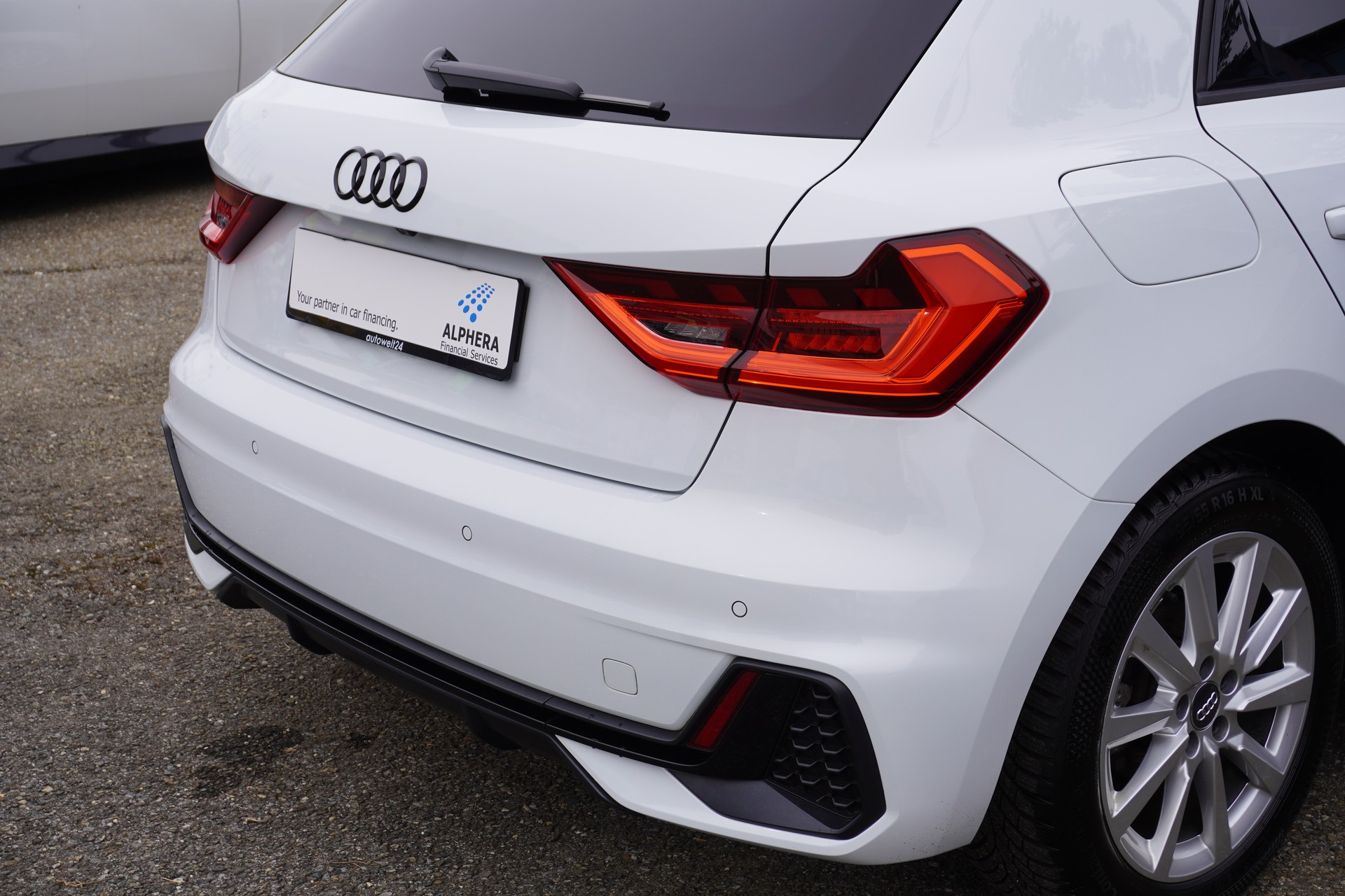AUDI A1 Sportback 35 TFSI S Line S-tronic-image-37
