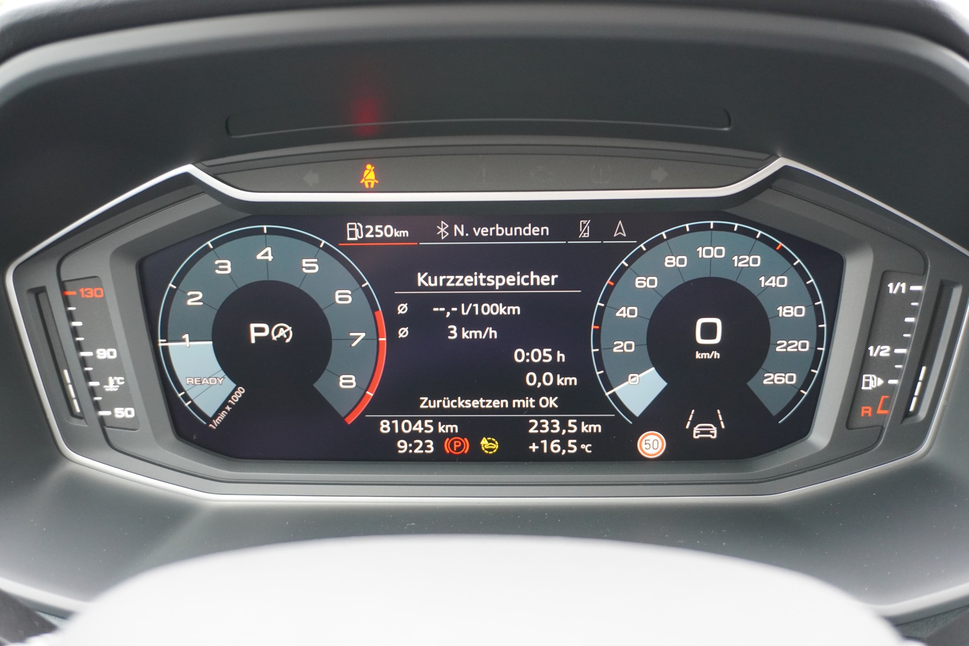AUDI A1 Sportback 35 TFSI S Line S-tronic-image-25
