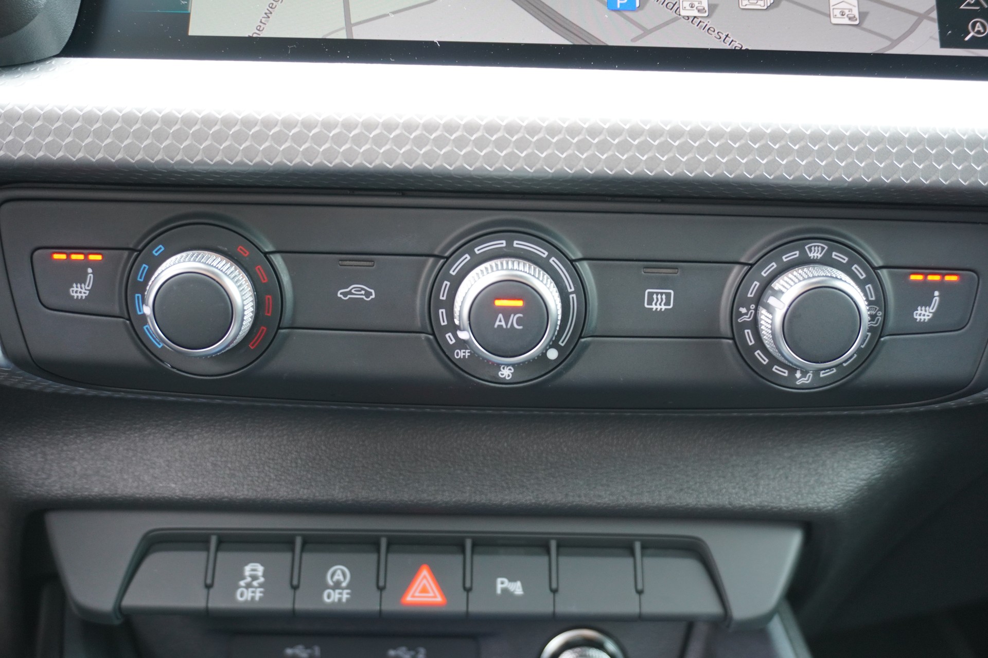 AUDI A1 Sportback 35 TFSI S Line S-tronic-image-16