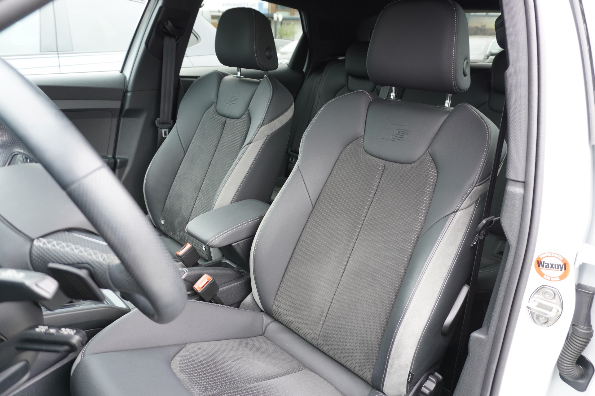 AUDI A1 Sportback 35 TFSI S Line S-tronic-image-10