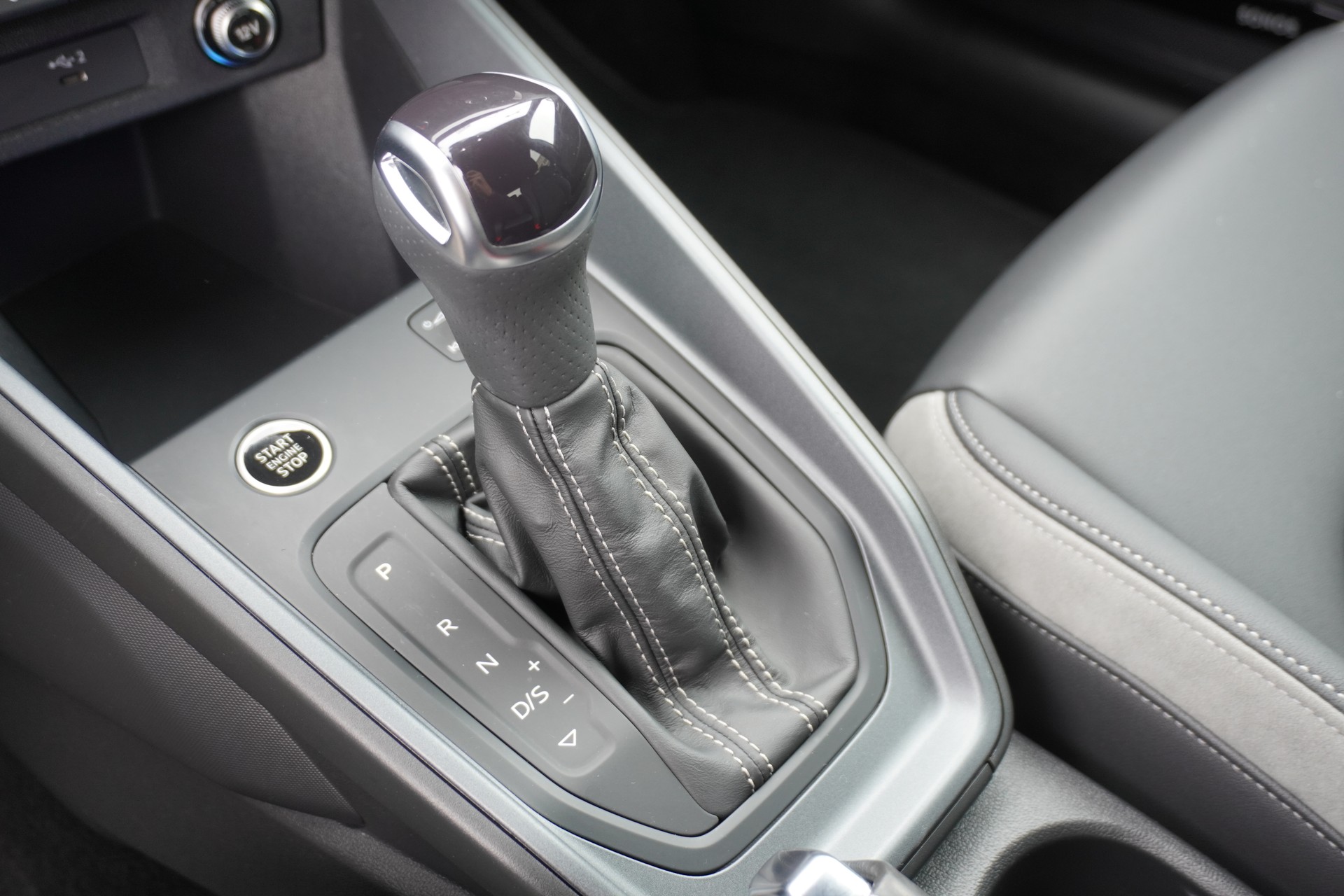 AUDI A1 Sportback 35 TFSI S Line S-tronic-image-13