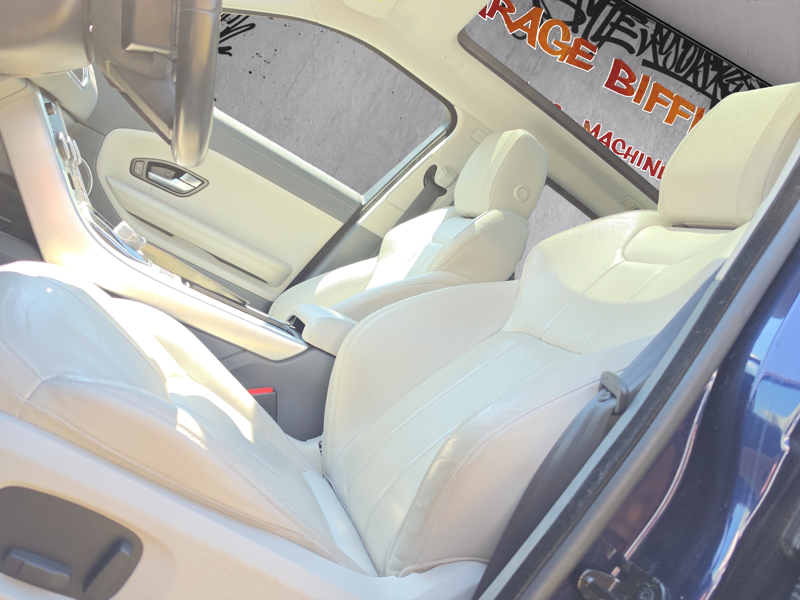 LAND ROVER Range Rover Evoque 2.0 Si4 SE Dynamic AT9-image-15