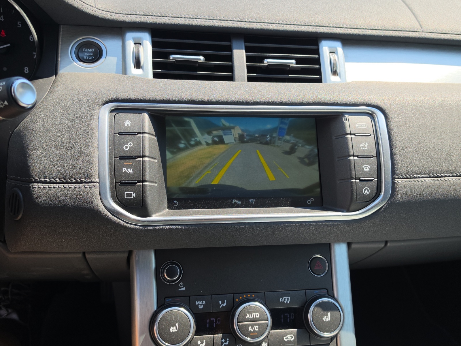 LAND ROVER Range Rover Evoque 2.0 Si4 SE Dynamic AT9-image-12