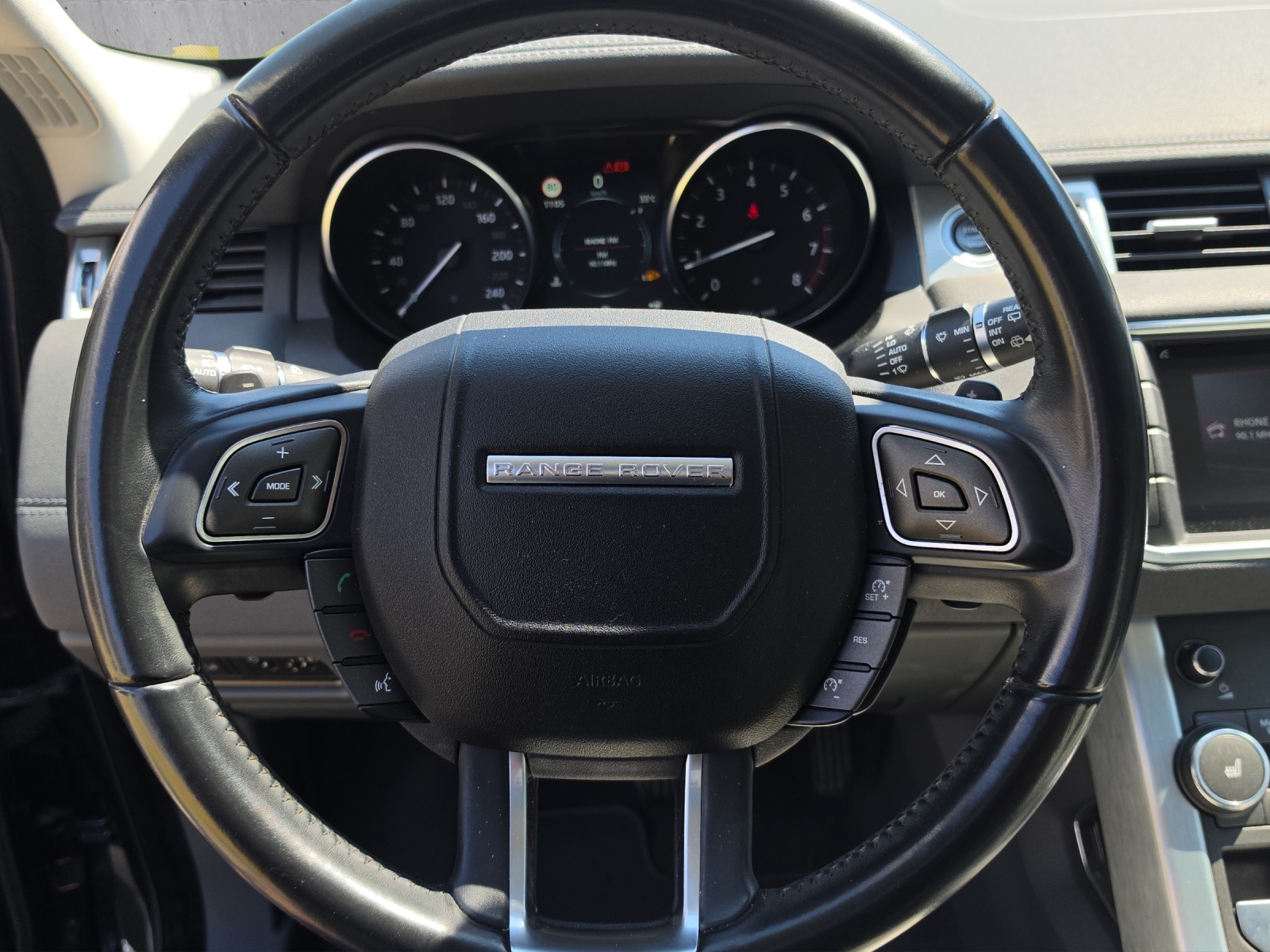 LAND ROVER Range Rover Evoque 2.0 Si4 SE Dynamic AT9-image-7