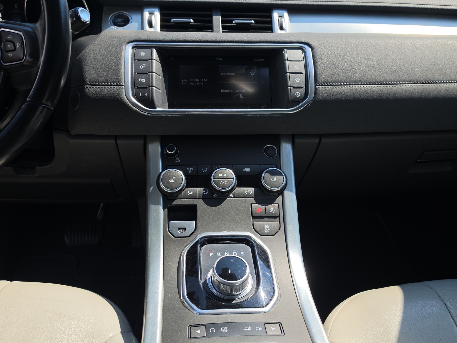 LAND ROVER Range Rover Evoque 2.0 Si4 SE Dynamic AT9-image-11