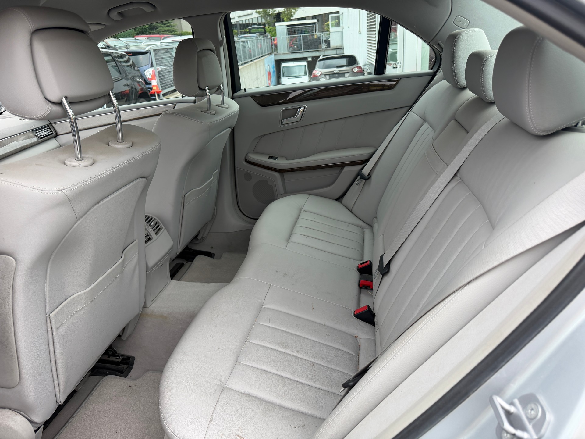 MERCEDES-BENZ E 350 CDI BlueEfficiency Elégance 4Matic 7G-Tronic-image-9