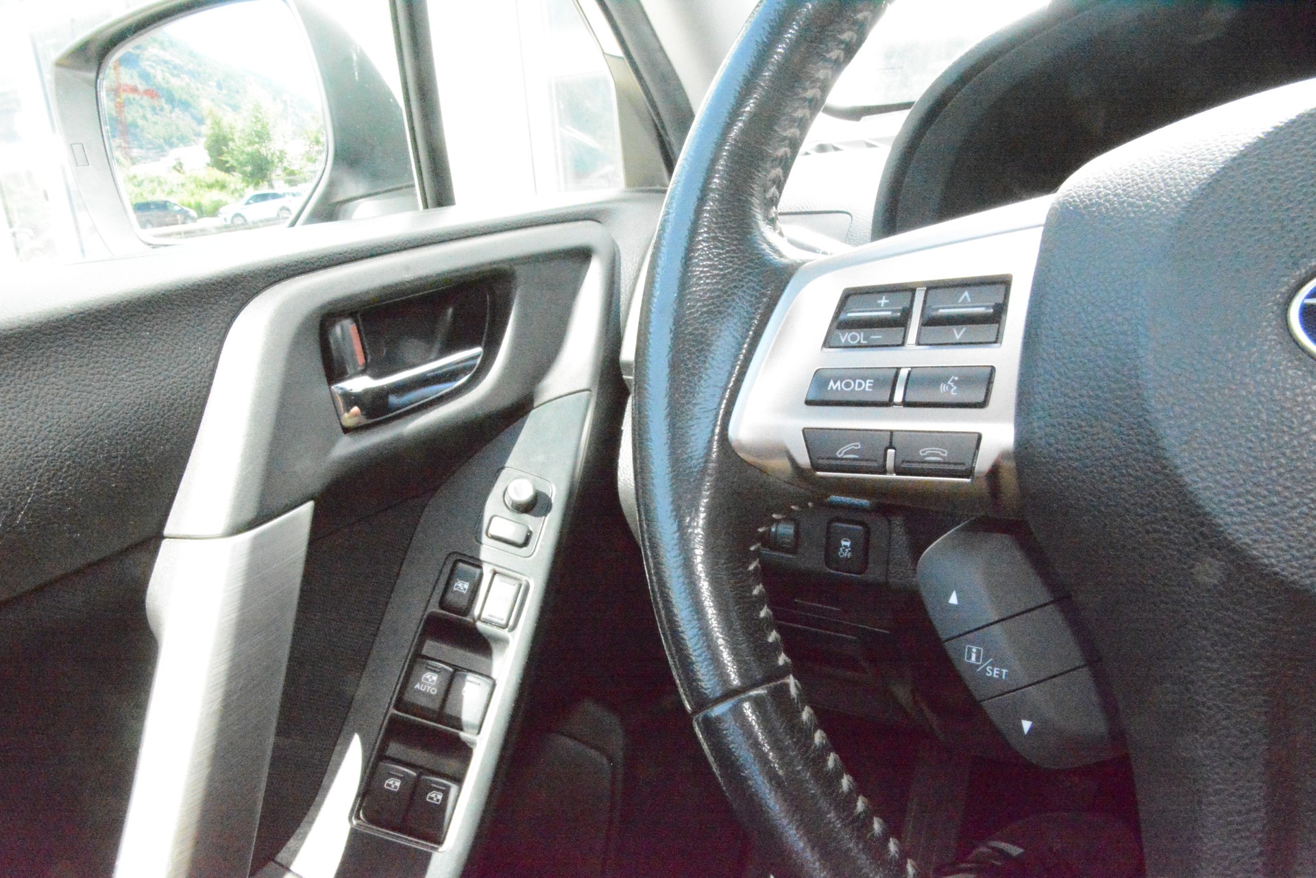 SUBARU Forester 2.0i Swiss-image-12