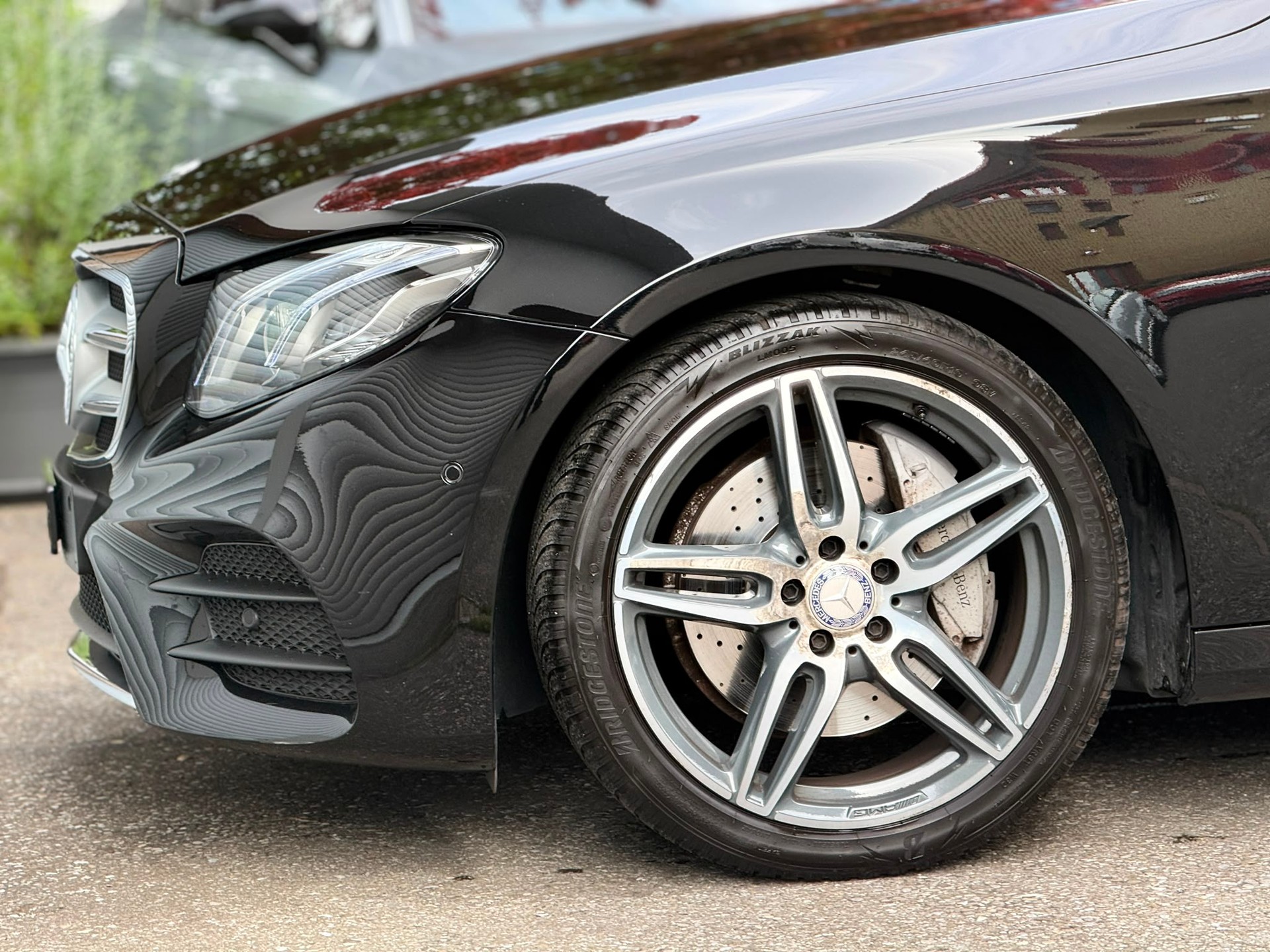 MERCEDES-BENZ E 200 AMG Line-image-6