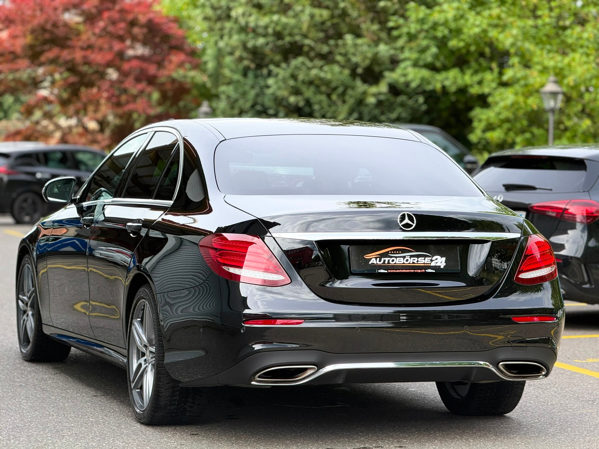 MERCEDES-BENZ E 200 AMG Line-image-3