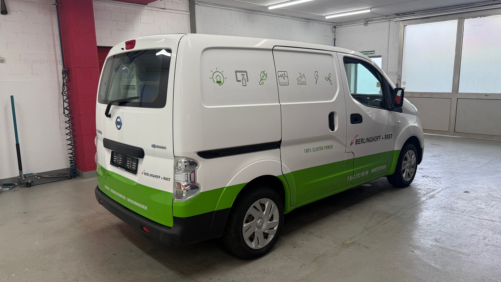 NISSAN e-NV200 Pro (incl. battery) in Kundenuftrag zu verkaufen, Schrift und Inhaltsmateriel wird bei Verkuaf entfernt-image-3