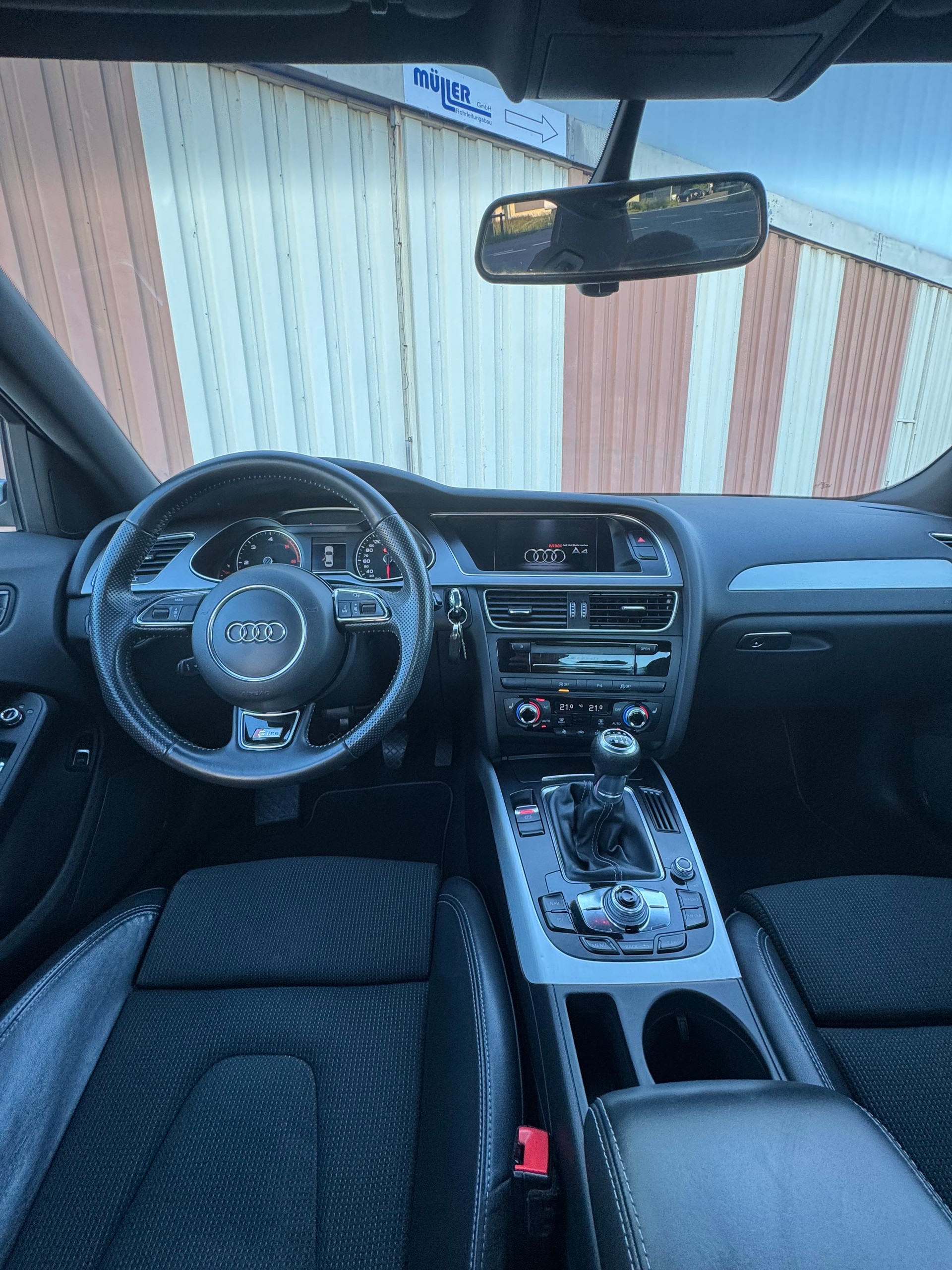 AUDI A4-image-5