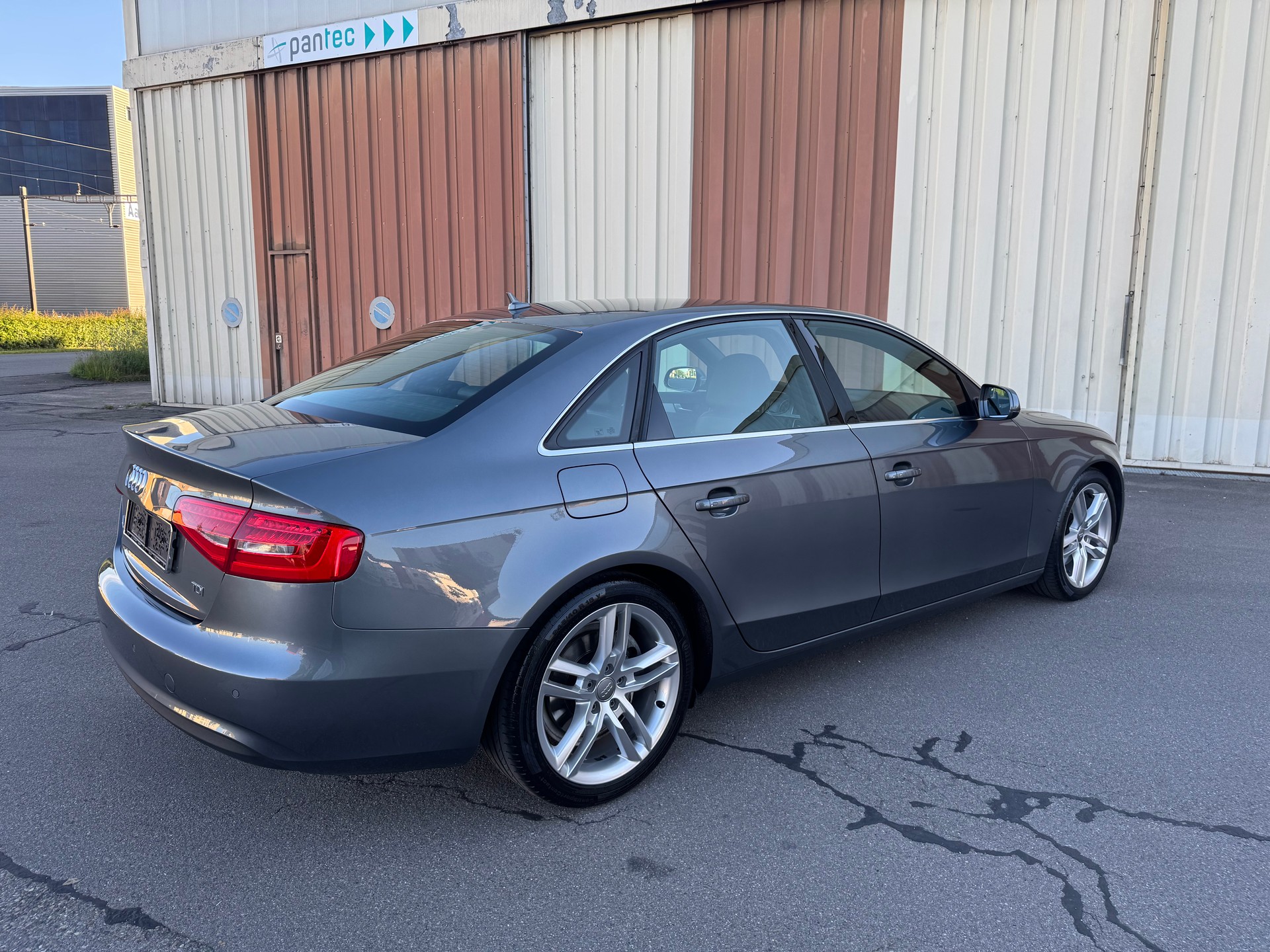 AUDI A4-image-3