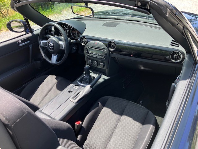MAZDA 2.0 Exclusive-image-4