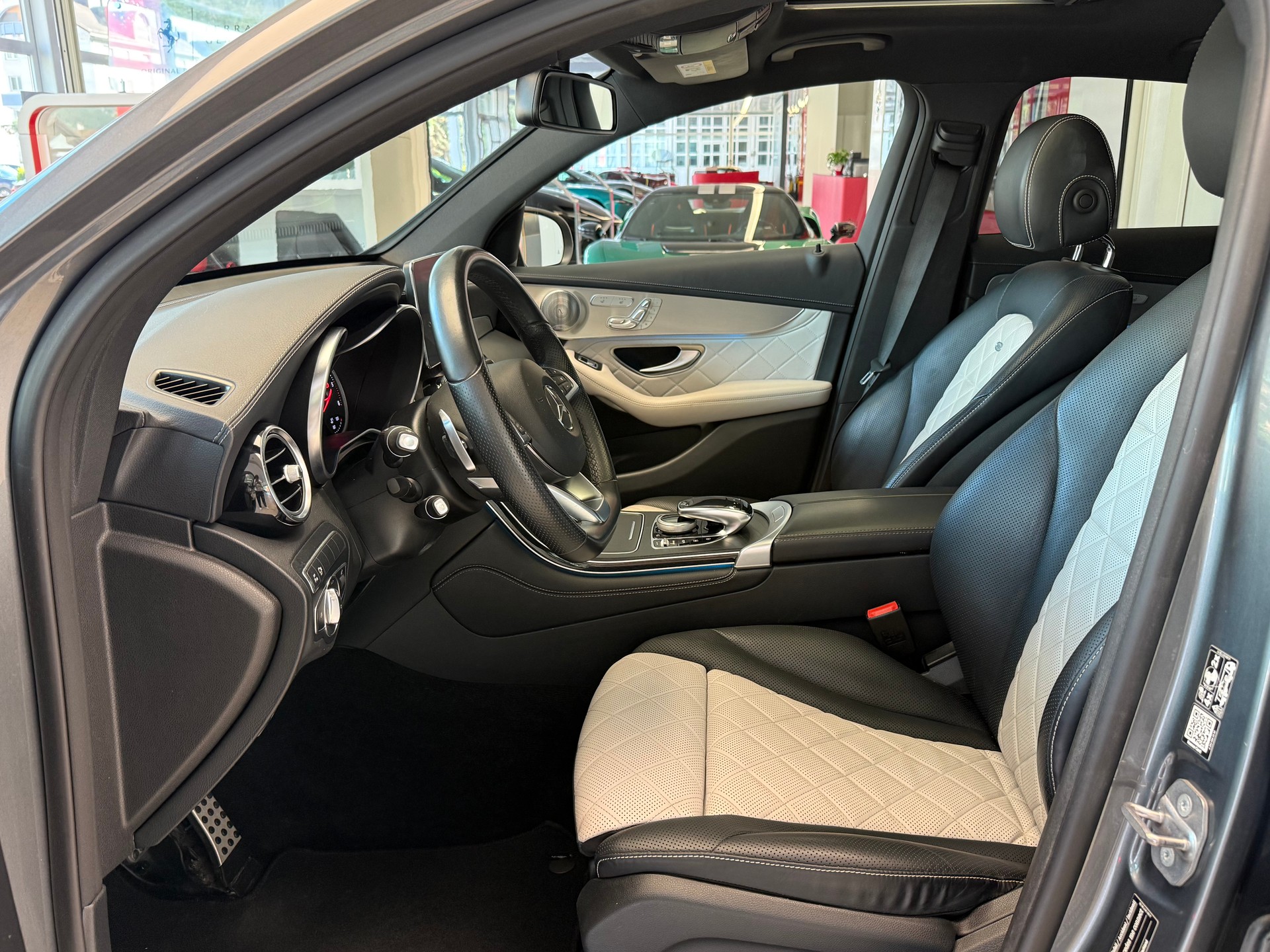 MERCEDES-BENZ GLC Coupé 350 d AMG Line 4Matic 9G-Tronic-image-9